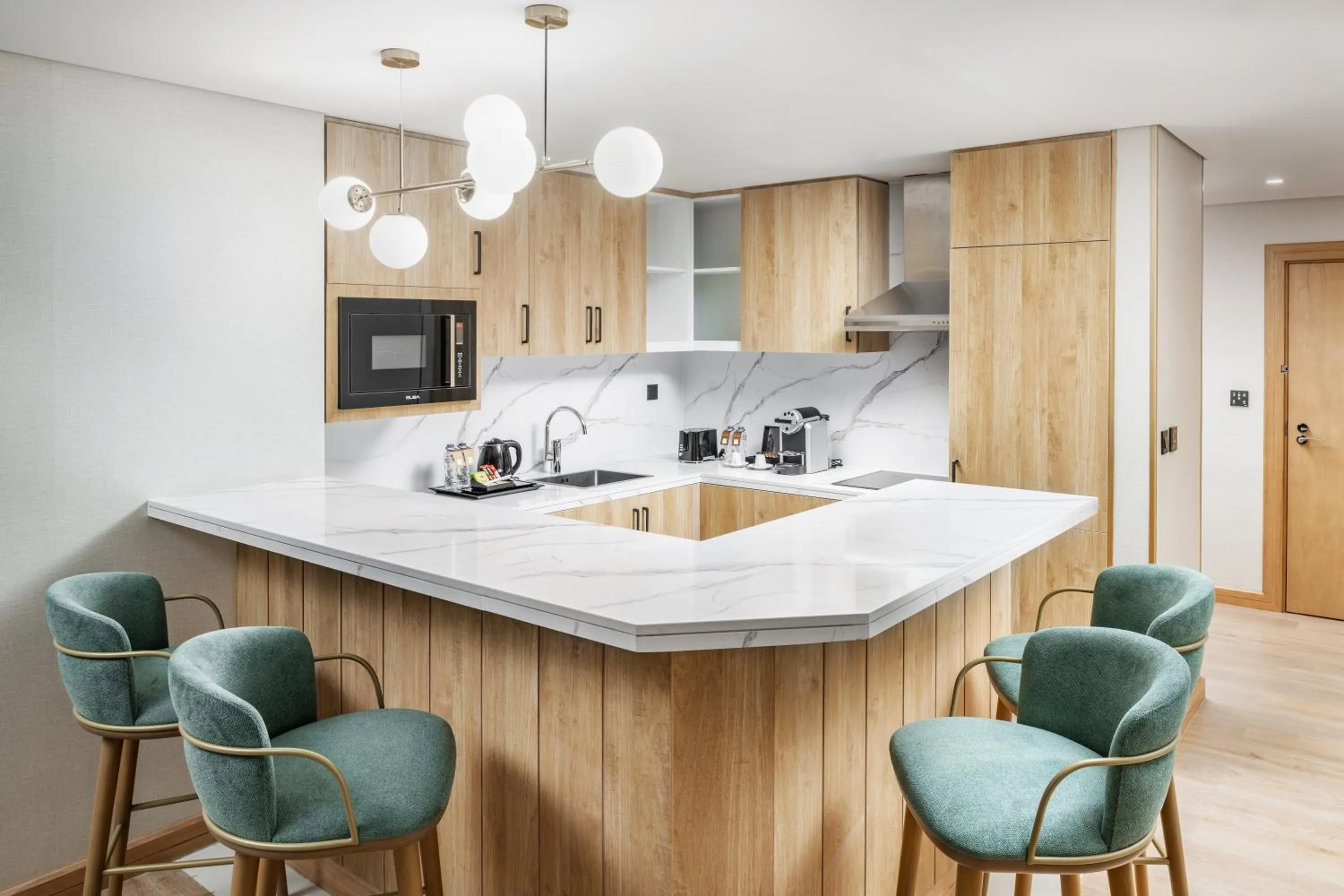 Kitchen or kitchenette in Makarem Haram view suites