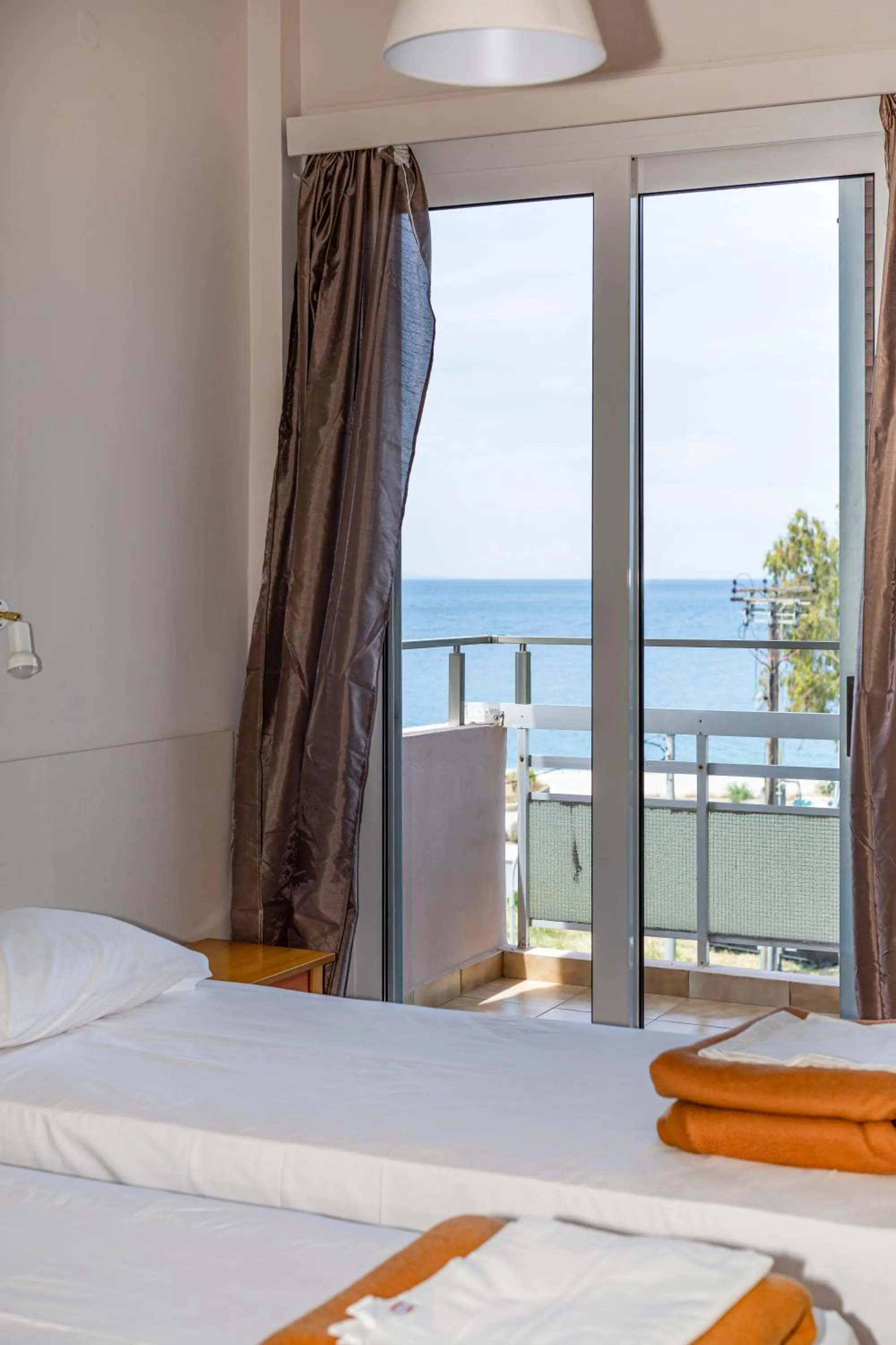 Bedroom, Bed in Delfini Hotel