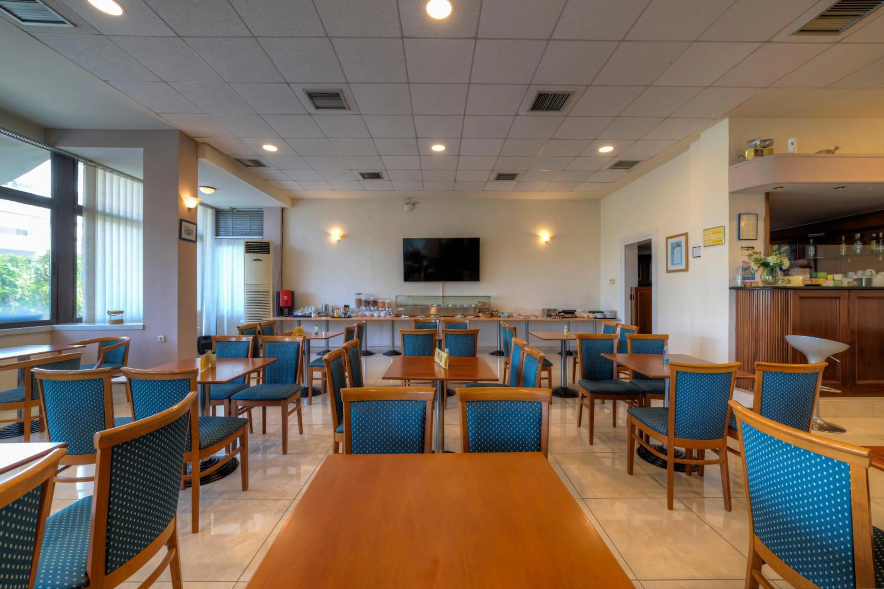 Restaurant/places to eat in Delfini Hotel