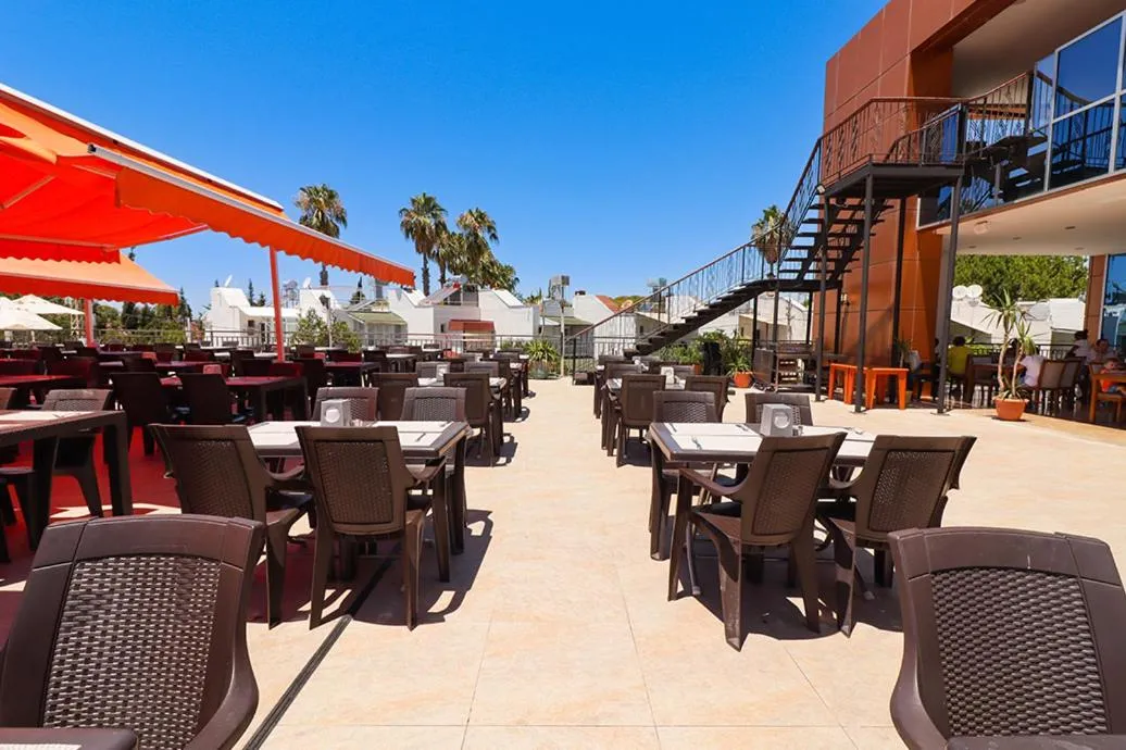 Restaurant/places to eat in Throne Beach Resort & Spa - Ultra All Inclusive