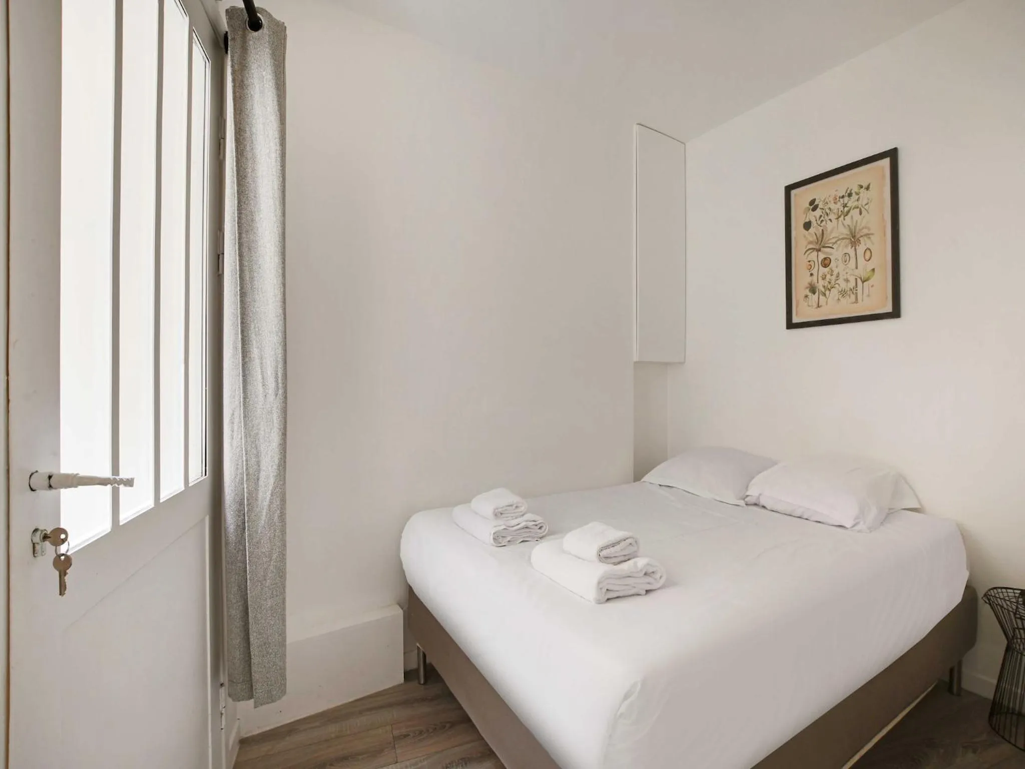 Property building, Bed in Magnificent apartment - 2BR 6P - Rochechouart