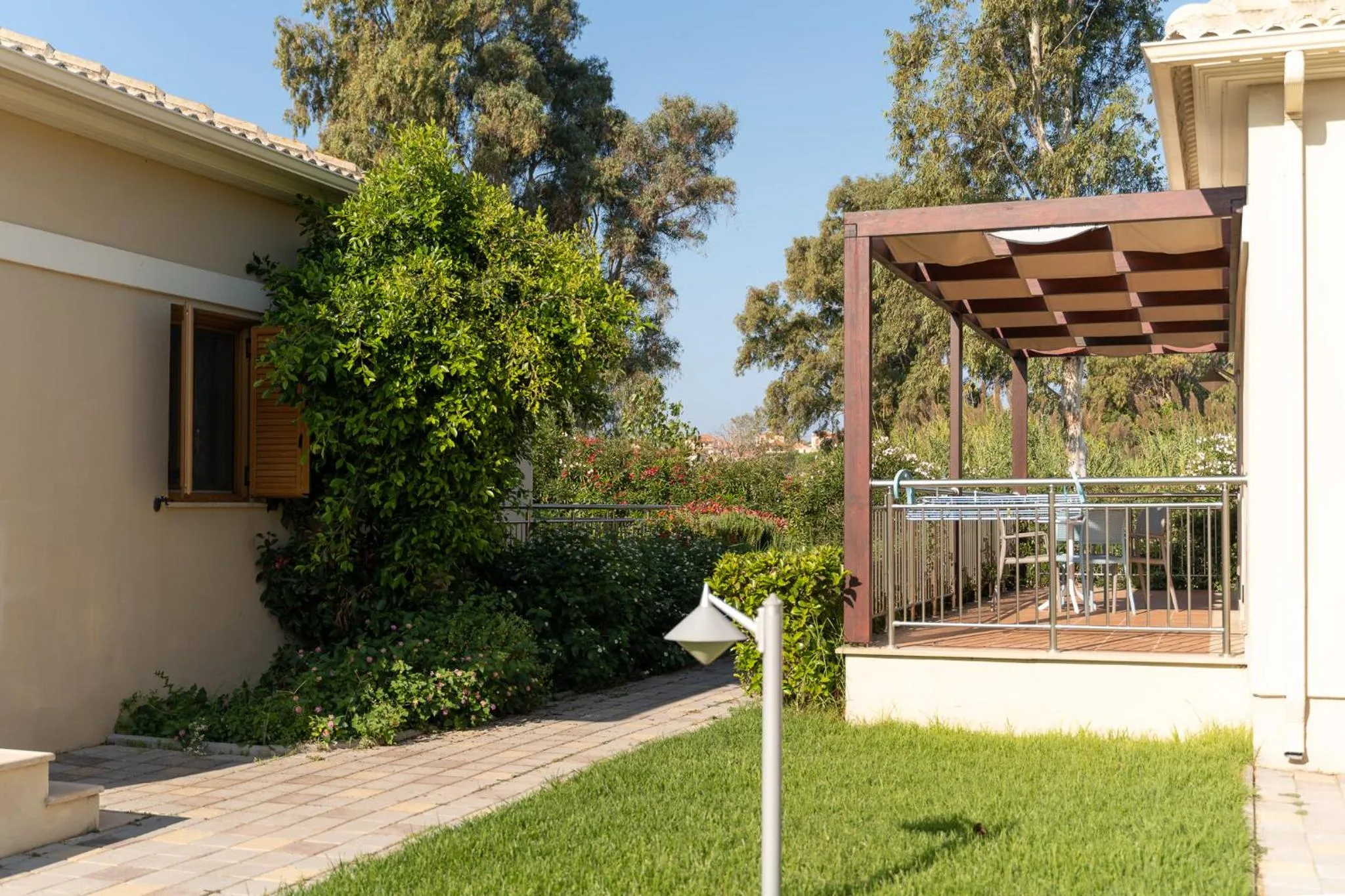 Garden in Niriides Luxury Villas