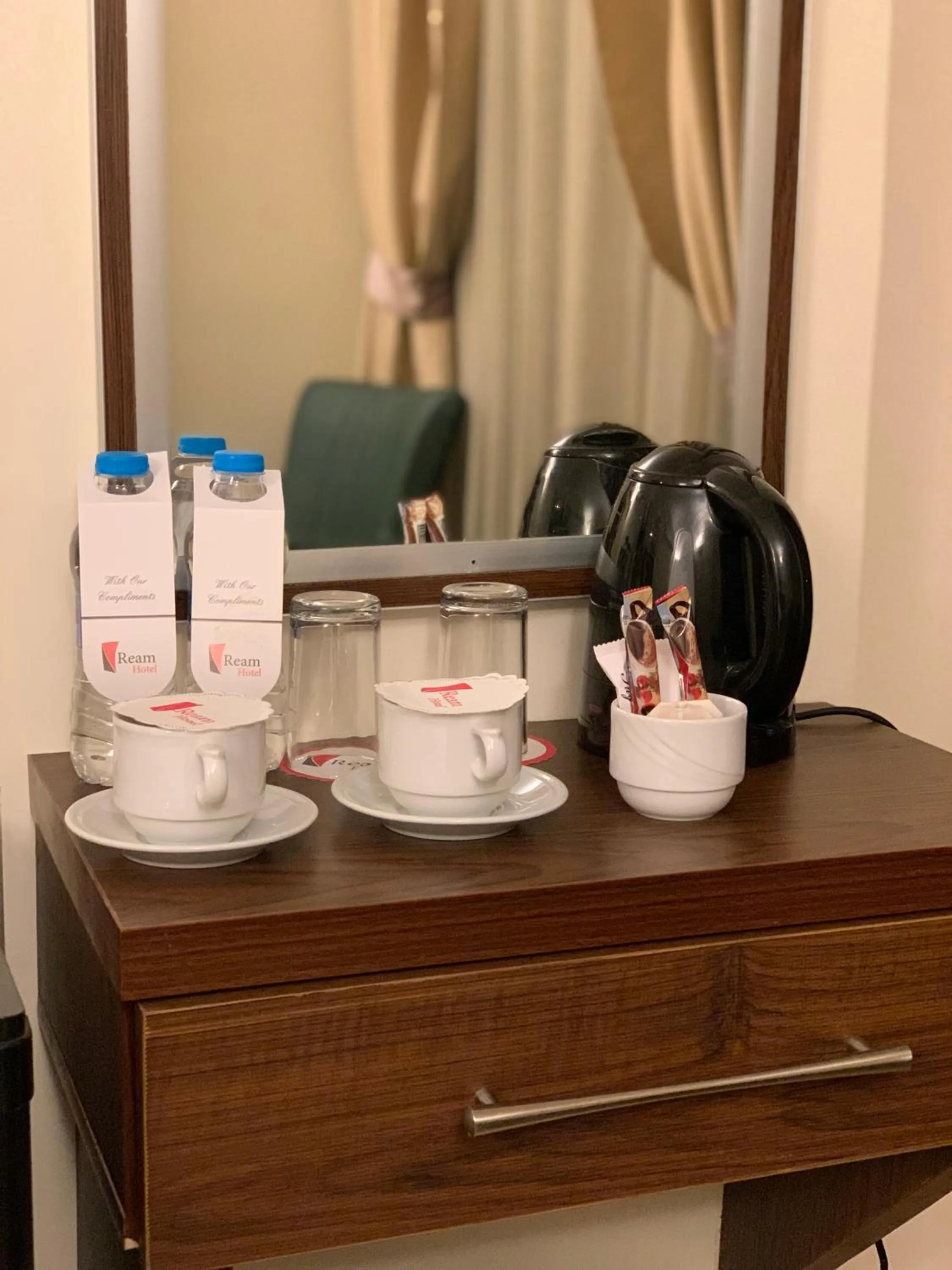 Coffee/tea facilities in Ream Hotel Amman