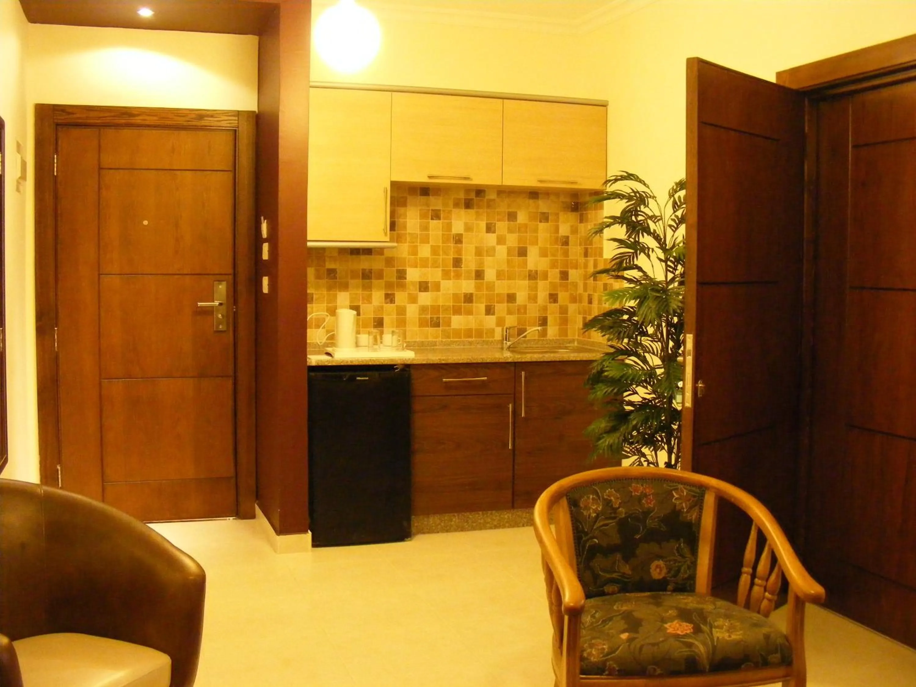 Kitchen or kitchenette in Ream Hotel Amman