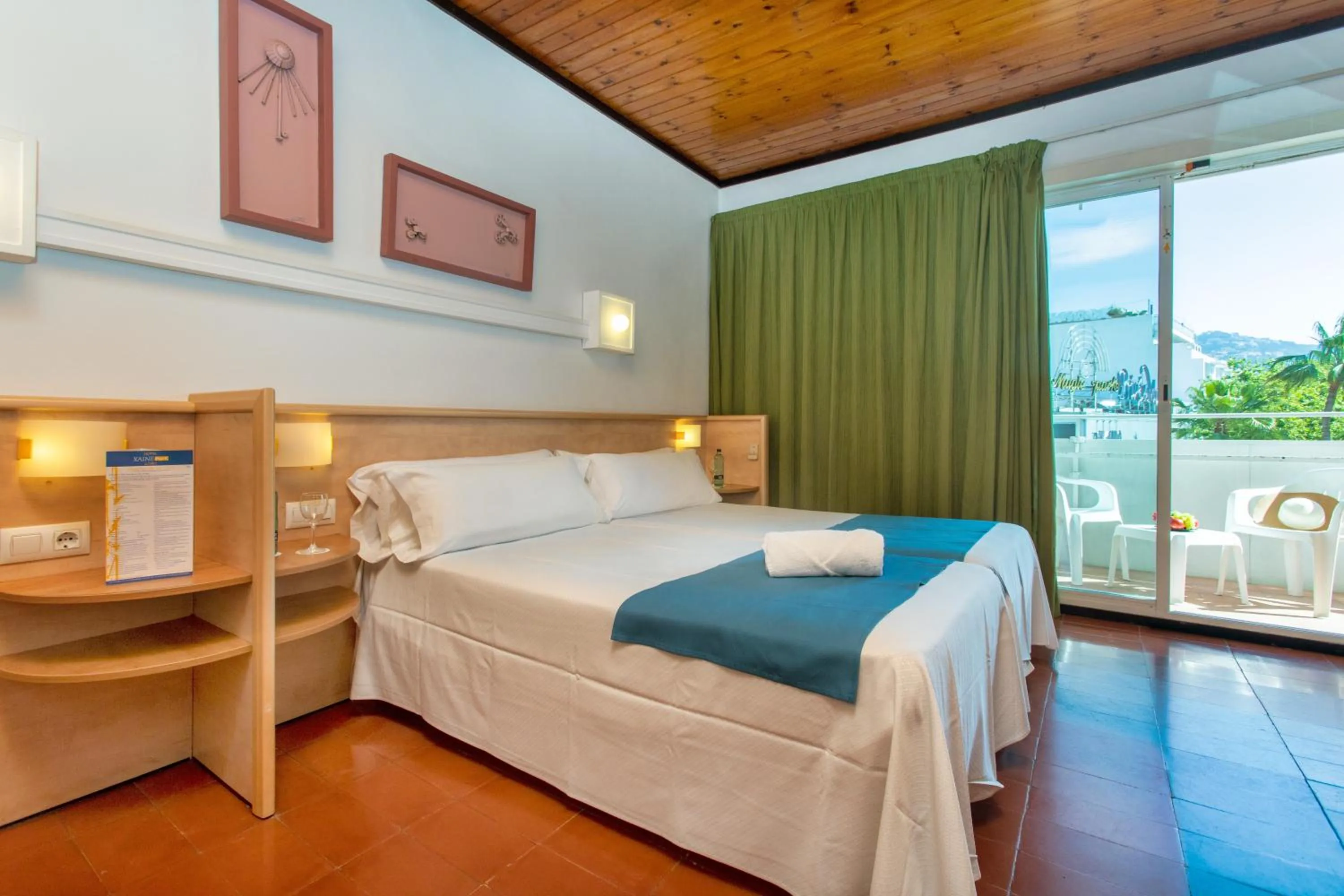 Bedroom, Bed in Hotel Xaine Park