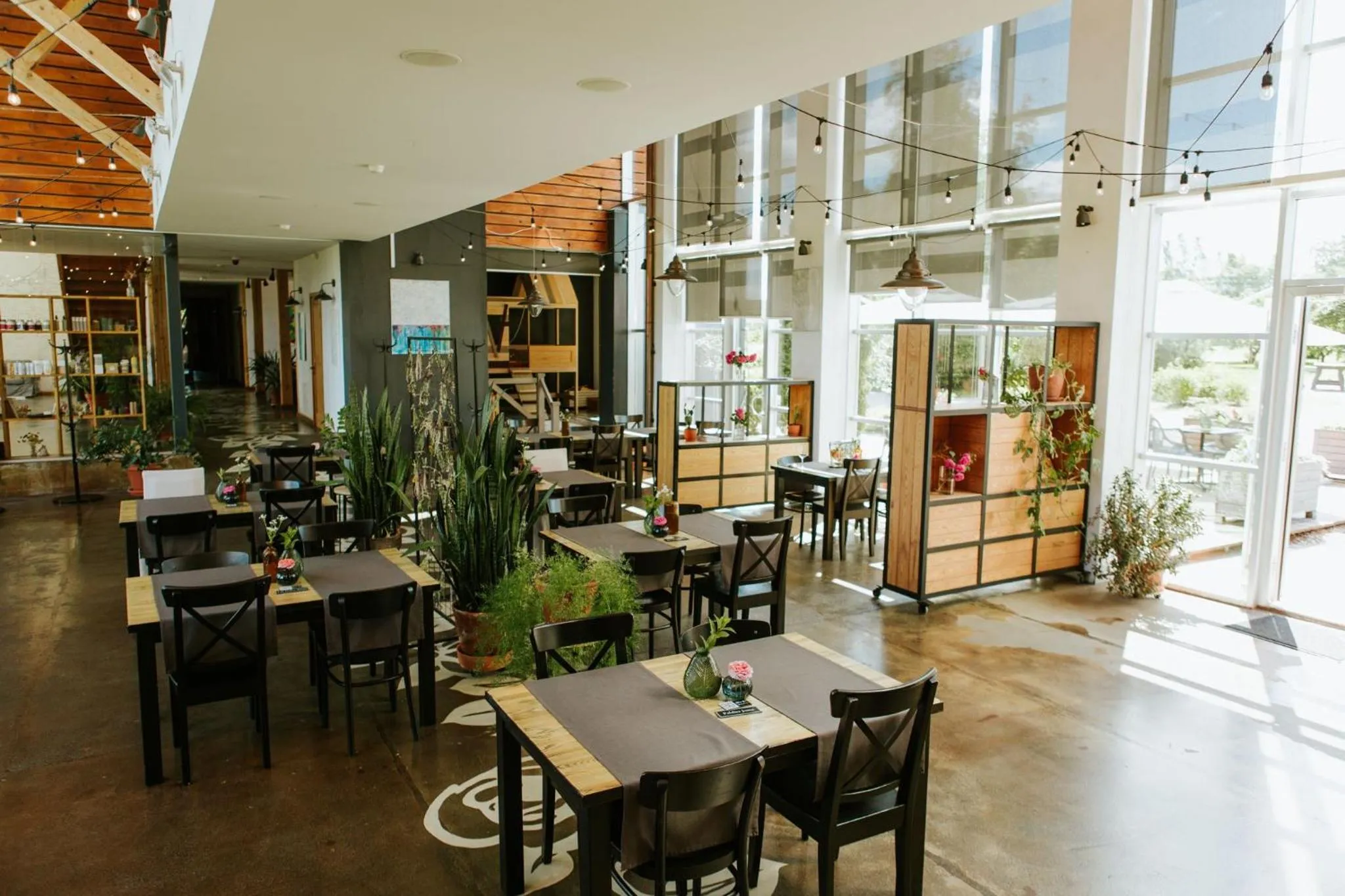 Restaurant/places to eat in Rožmalas