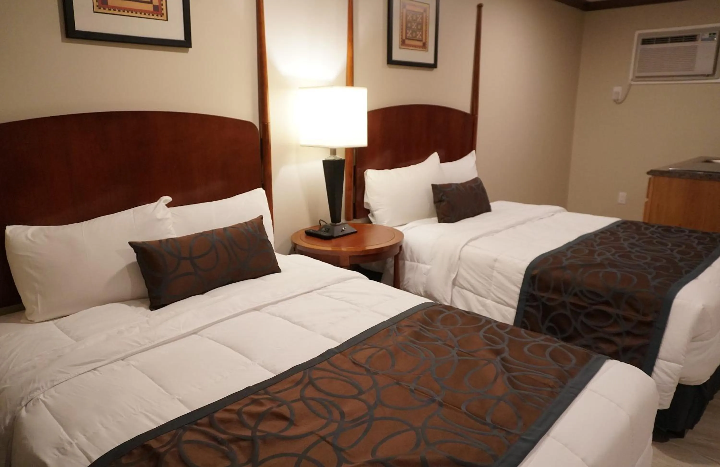 Bedroom, Bed in Beachside Resort