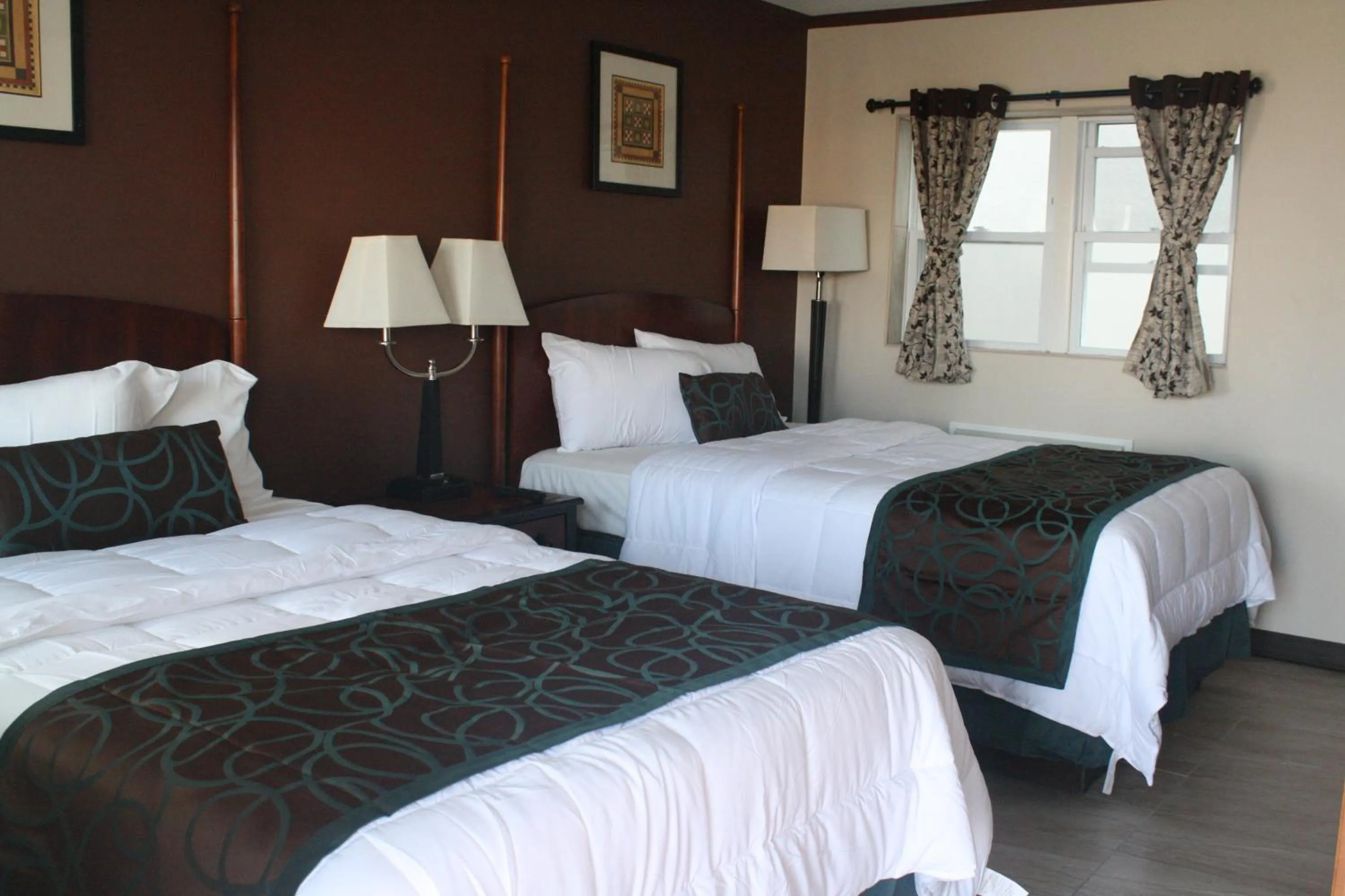 Bedroom, Bed in Beachside Resort