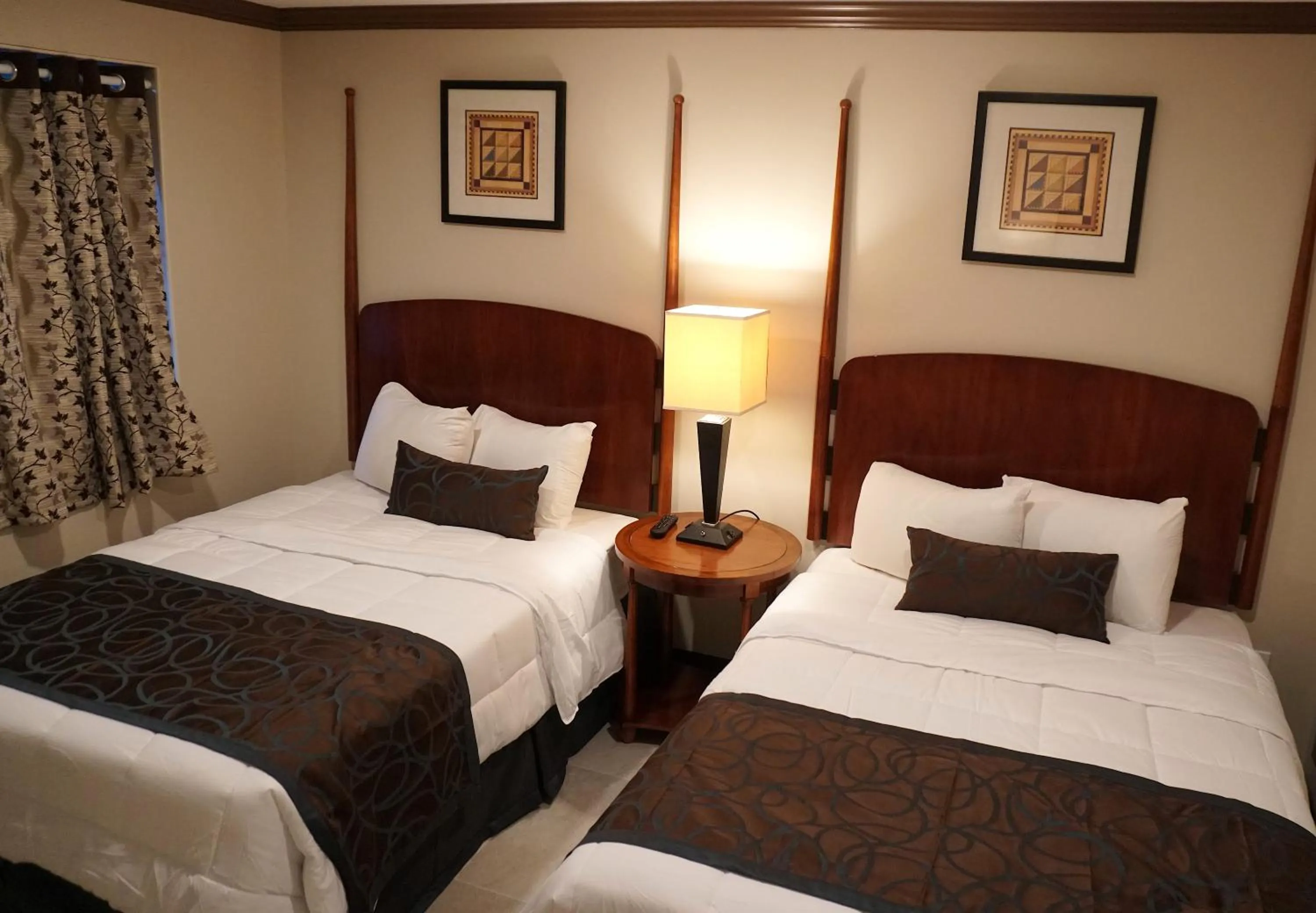 Bedroom, Bed in Beachside Resort