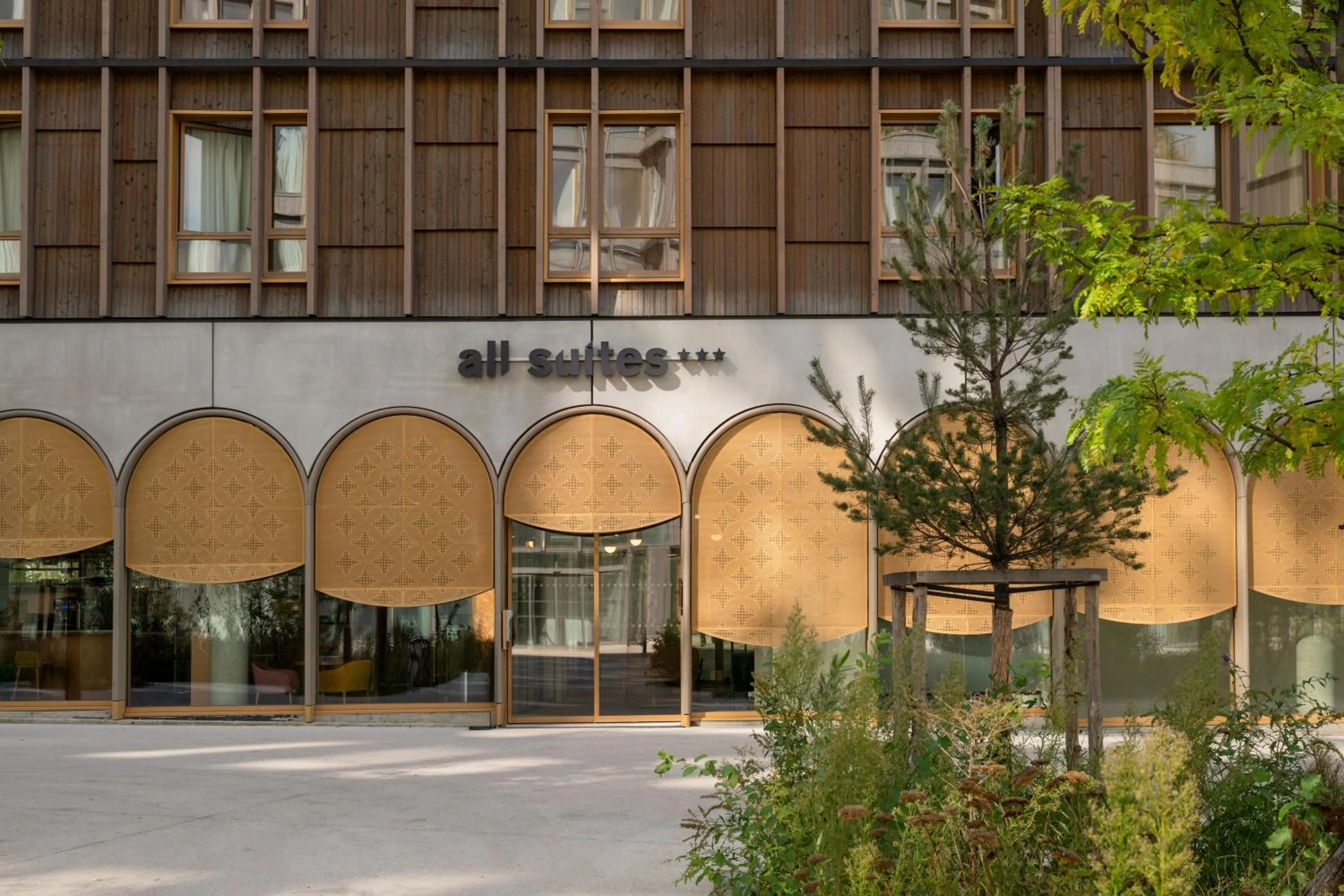 Property building in All Suites Hôtel - Paris Pleyel - L'Île Saint Denis