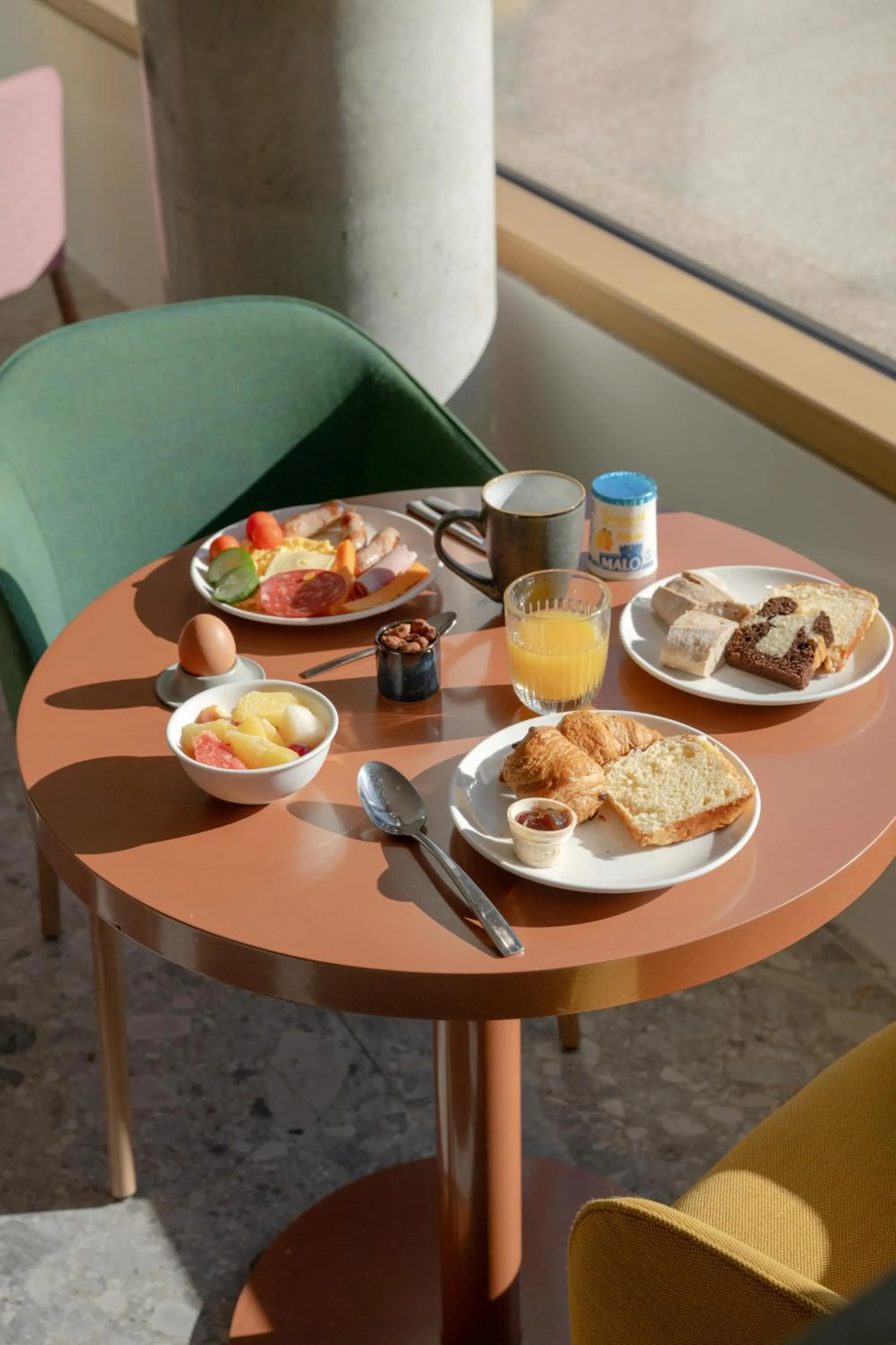 Breakfast in All Suites Hôtel - Paris Pleyel - L'Île Saint Denis