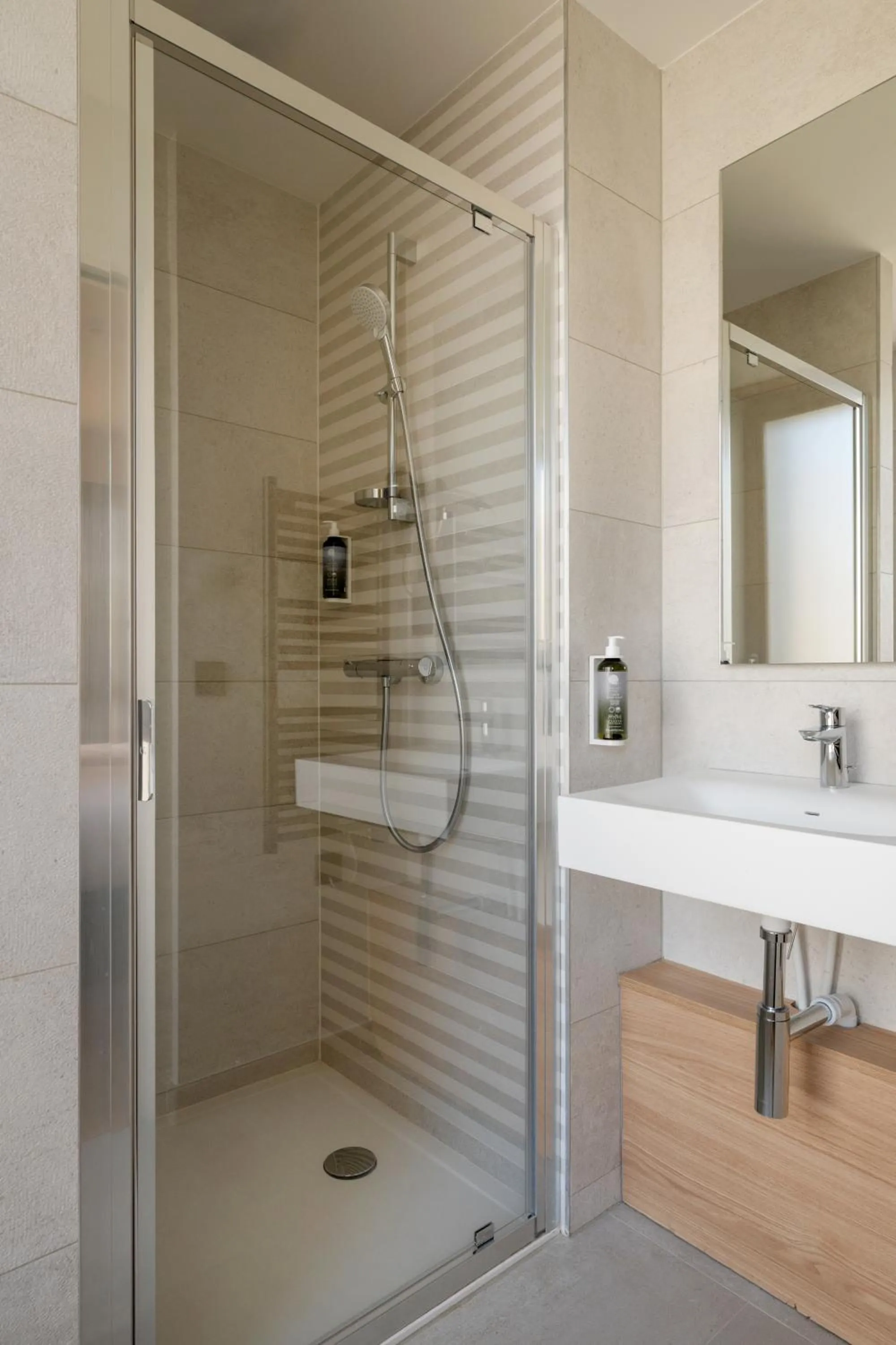 Bathroom in All Suites Hôtel - Paris Pleyel - L'Île Saint Denis