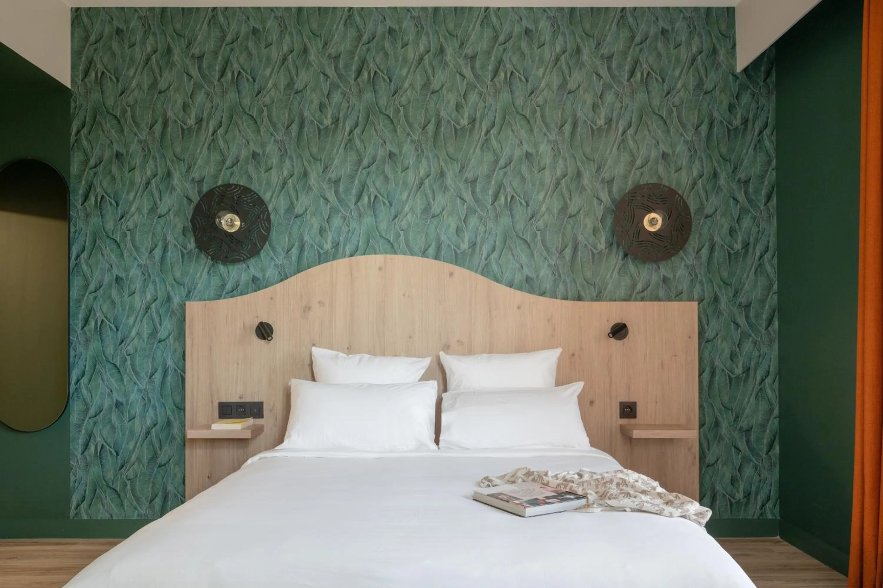 Bed in All Suites Hôtel - Paris Pleyel - L'Île Saint Denis