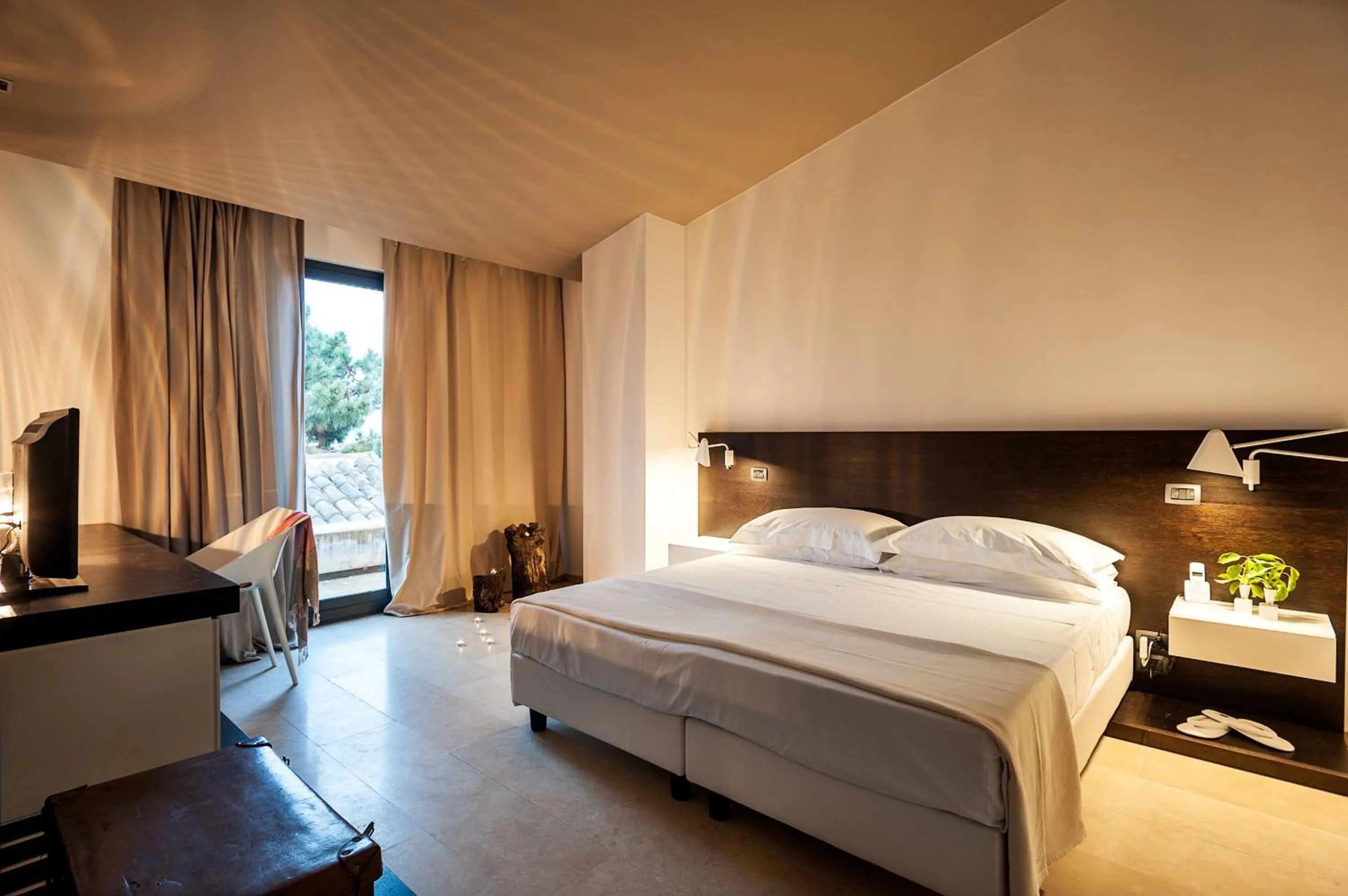 Photo of the whole room, Bed in Ramo d'Aria Etna Boutique Hotel