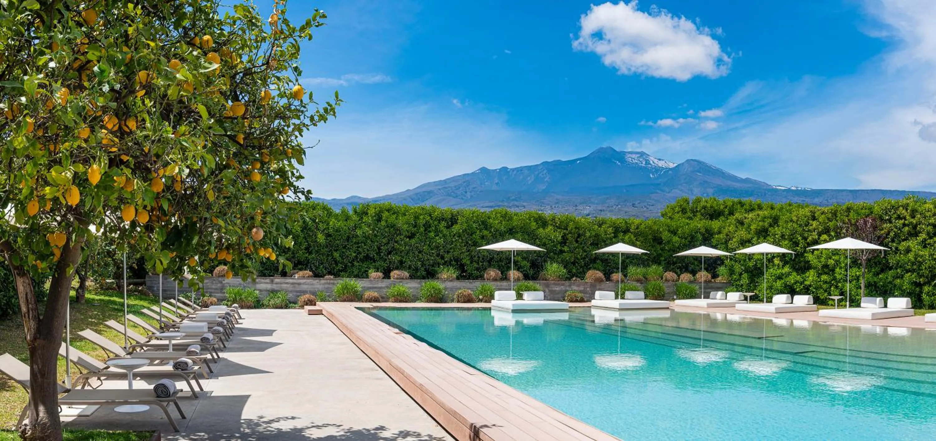 Swimming pool in Ramo d'Aria Etna Boutique Hotel