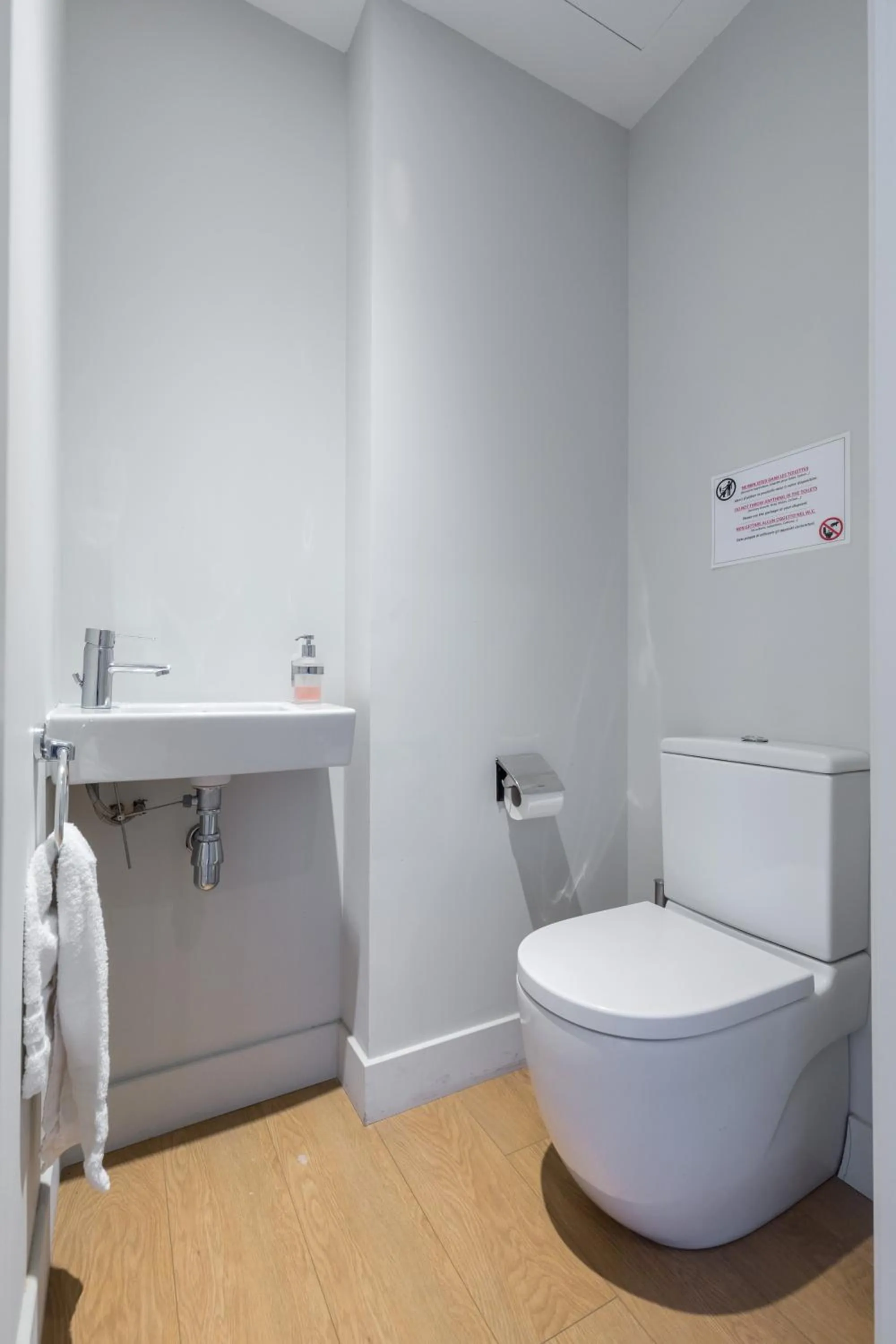 Toilet in Florella Jean Jaures Apartment