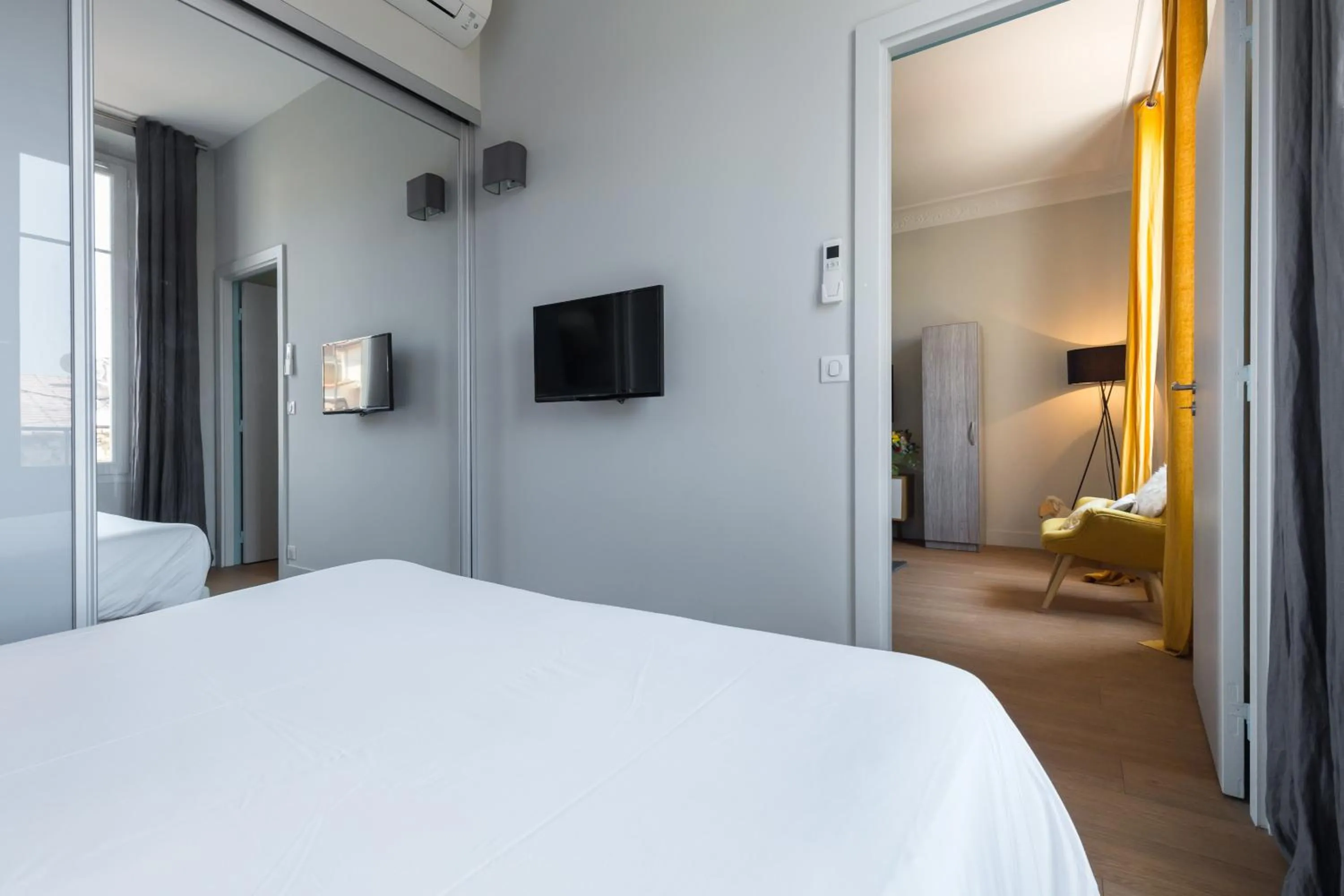 Bedroom, Bed in Florella Jean Jaures Apartment