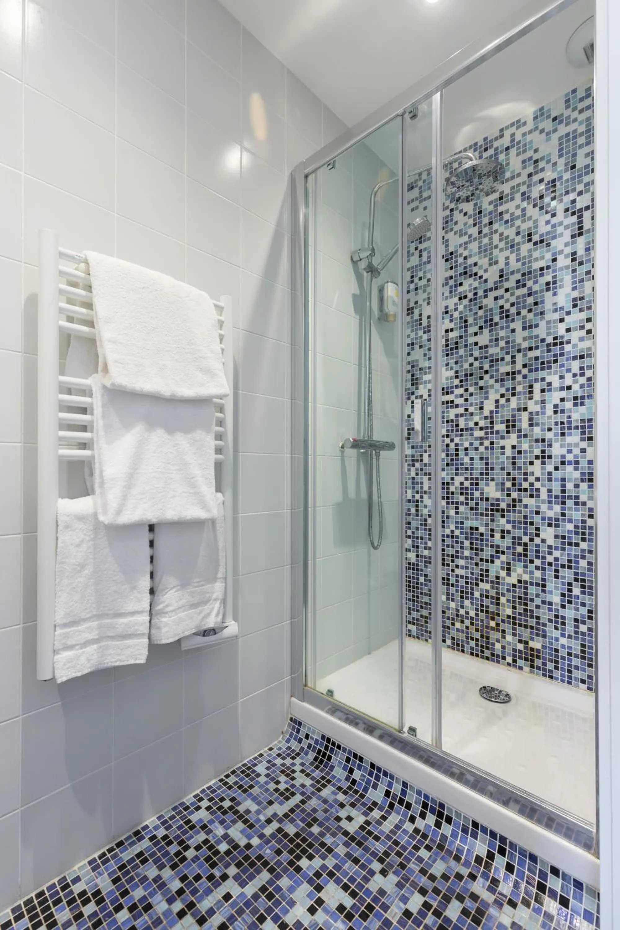 Bathroom in Florella Jean Jaures Apartment