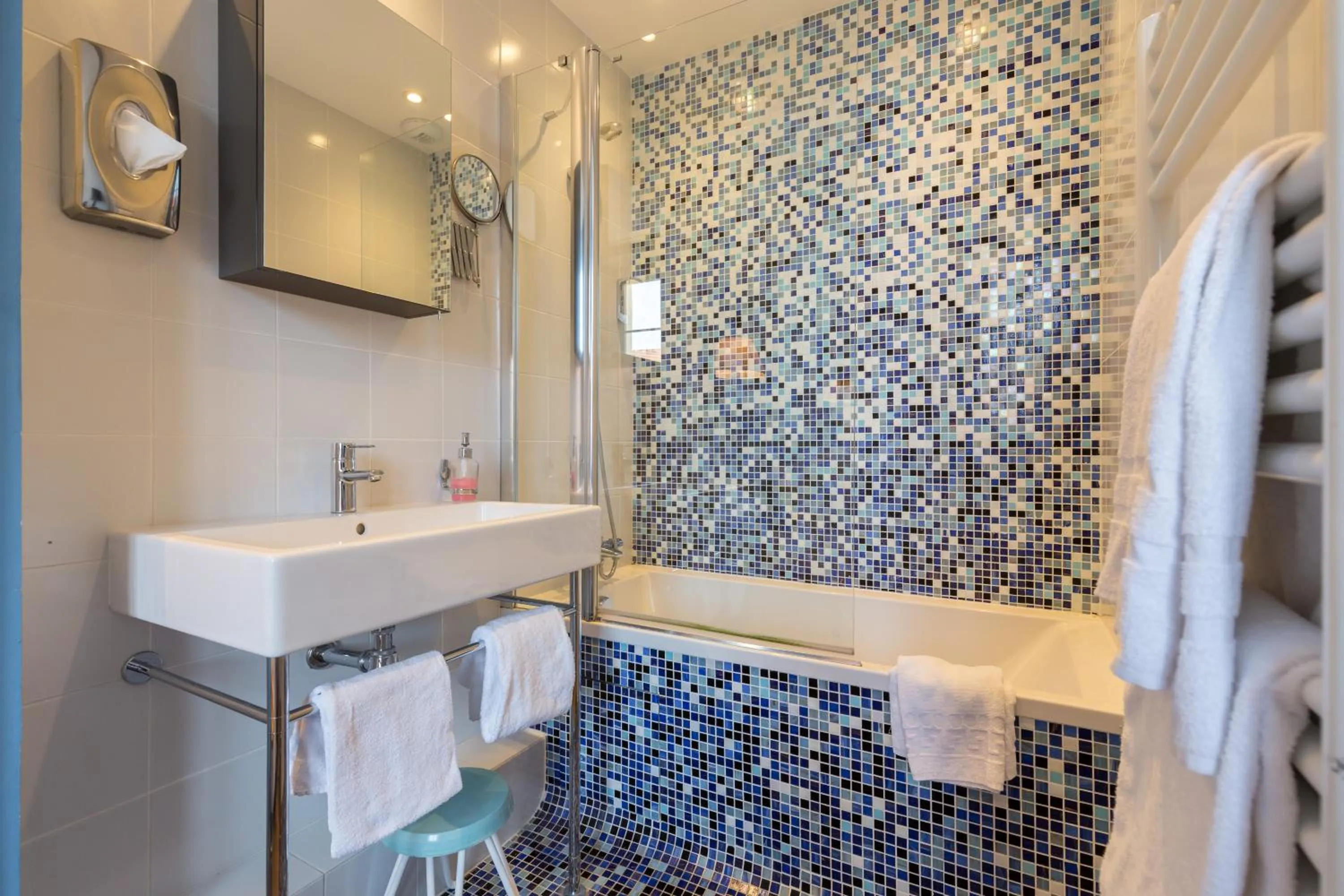 Bathroom in Florella Jean Jaures Apartment