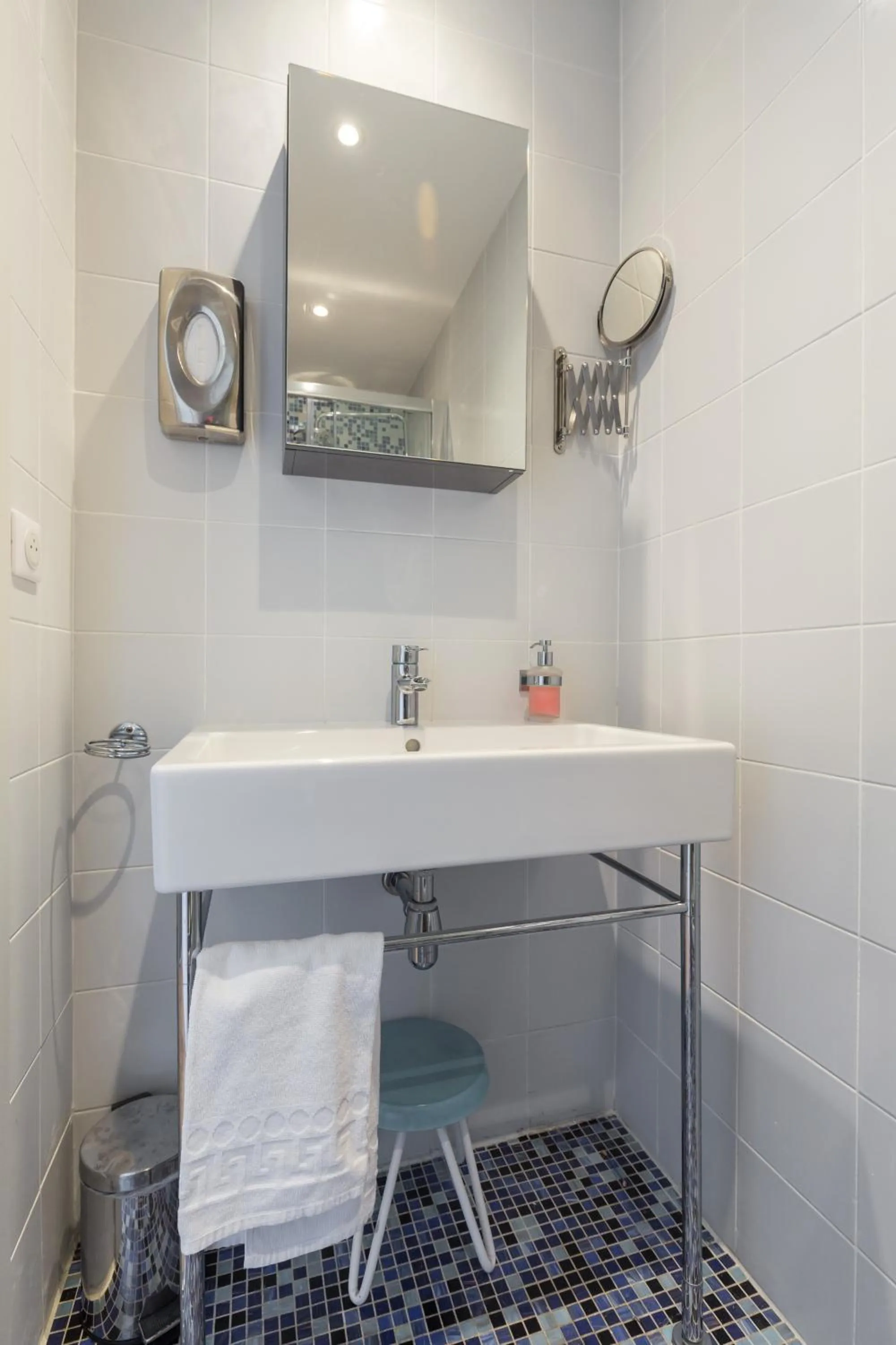 Bathroom in Florella Jean Jaures Apartment