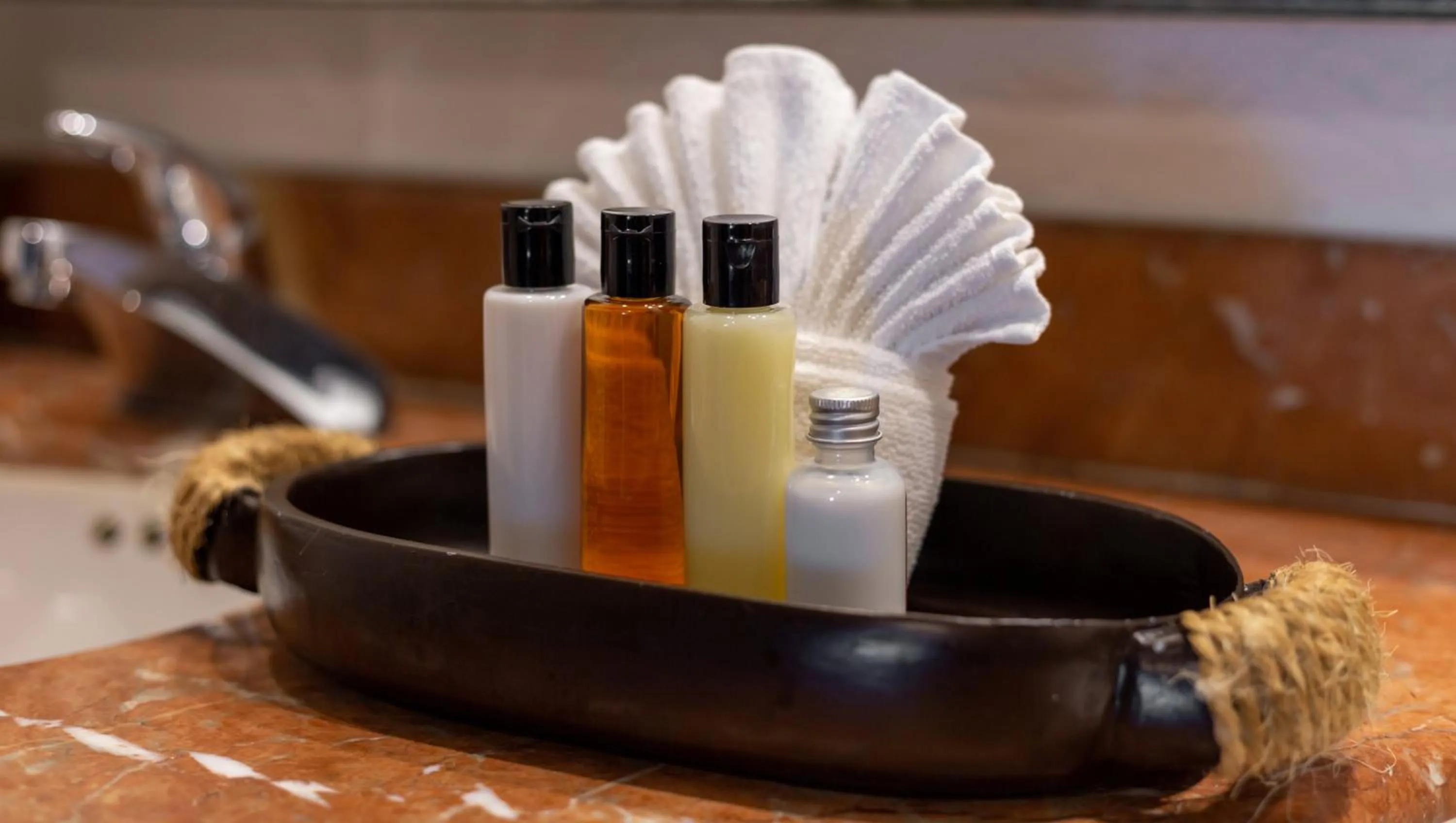 Bathroom in Pearl on the Concho