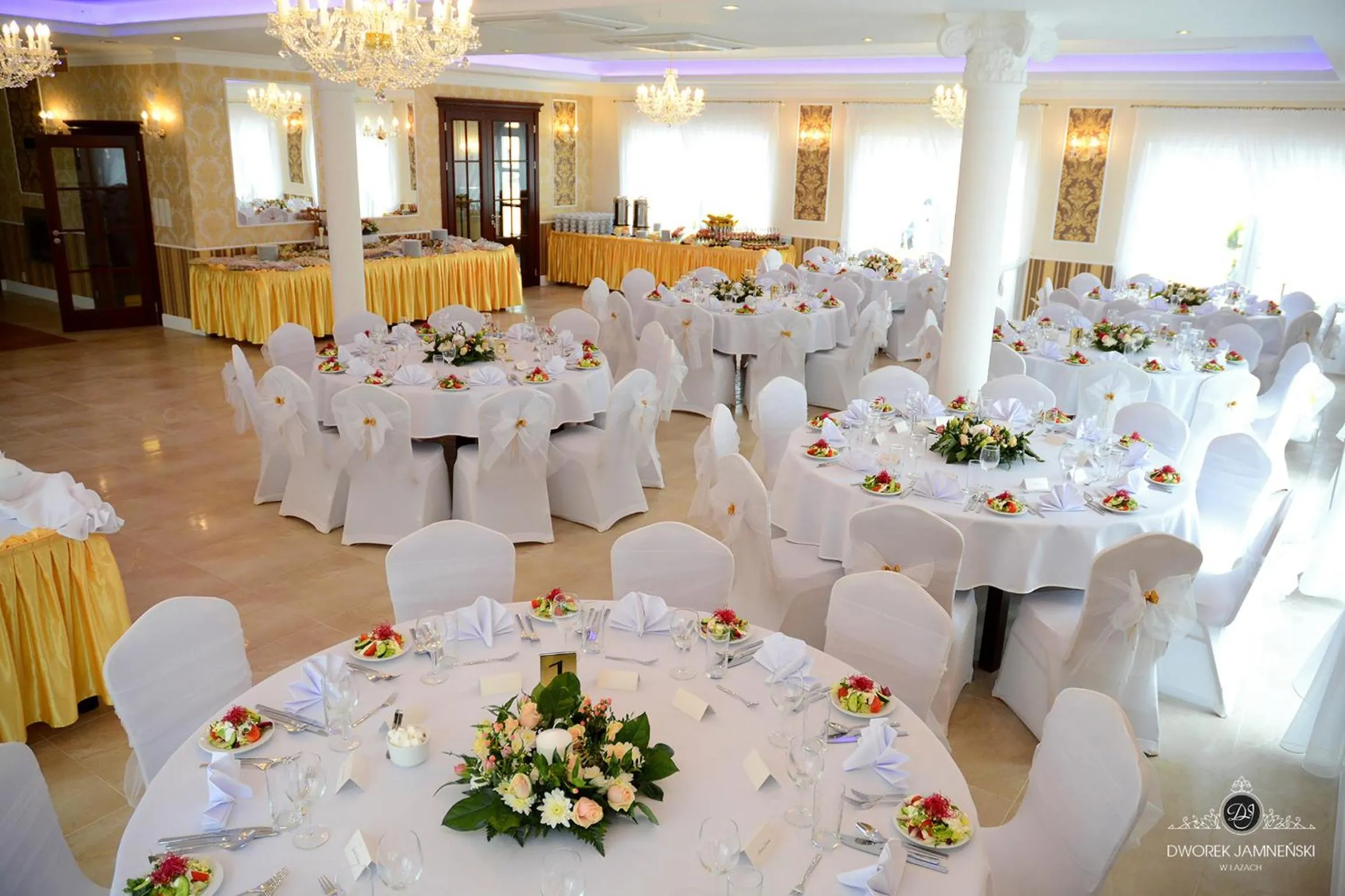 Restaurant/places to eat in Dworek Jamneński