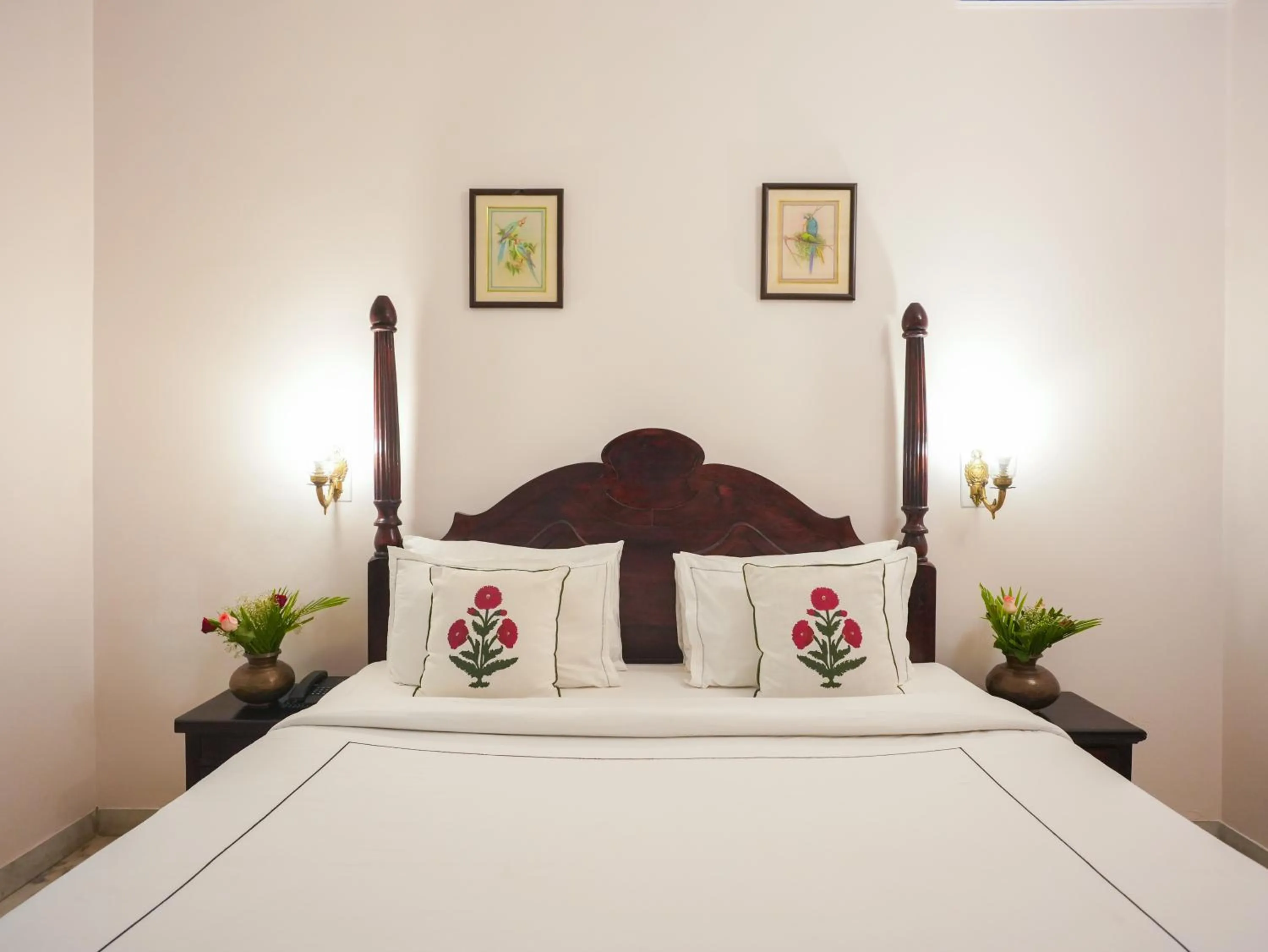 Bed in Kaner Bagh A Heritage Boutique Hotel