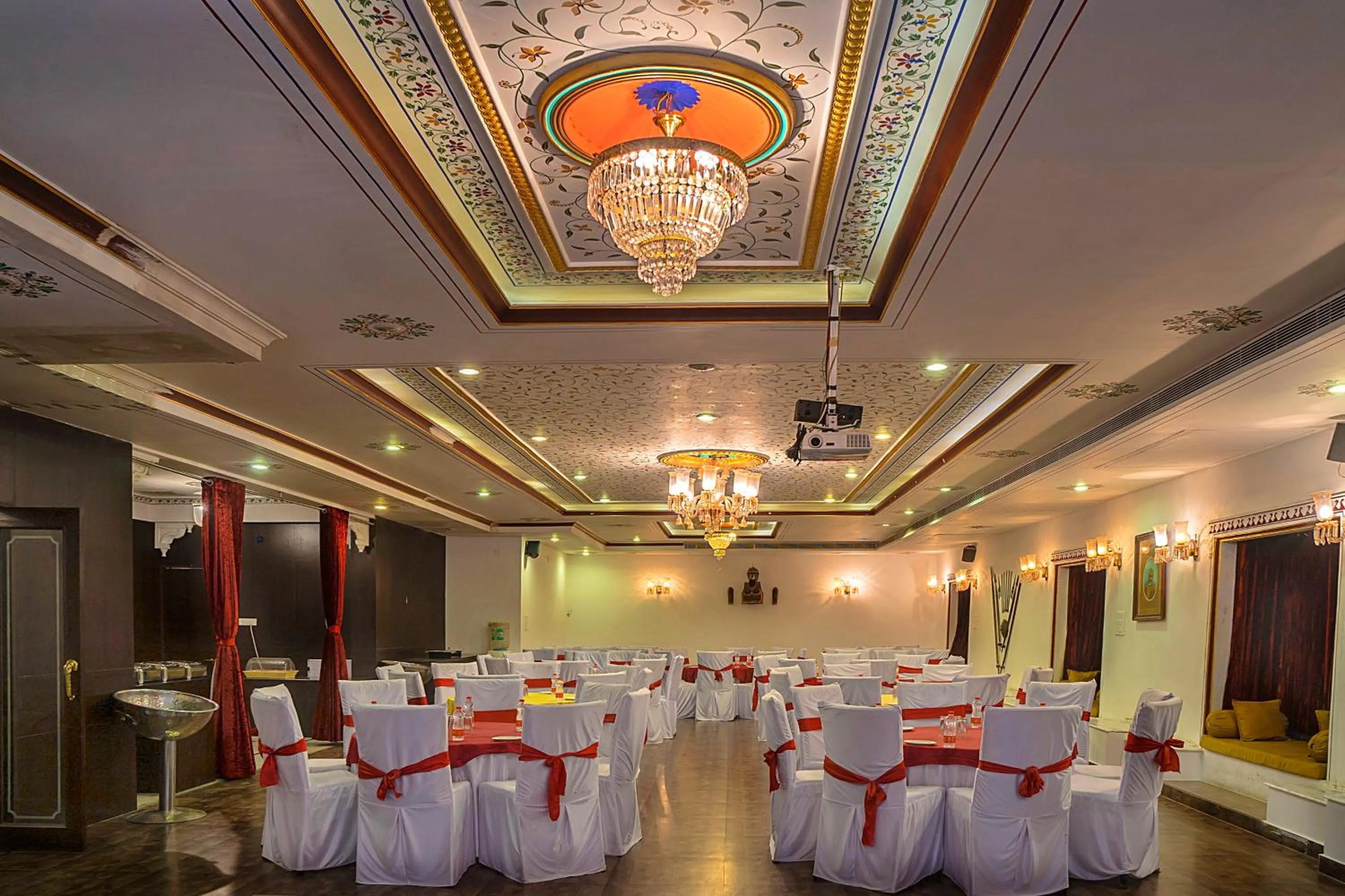 Restaurant/places to eat in Kaner Bagh A Heritage Boutique Hotel