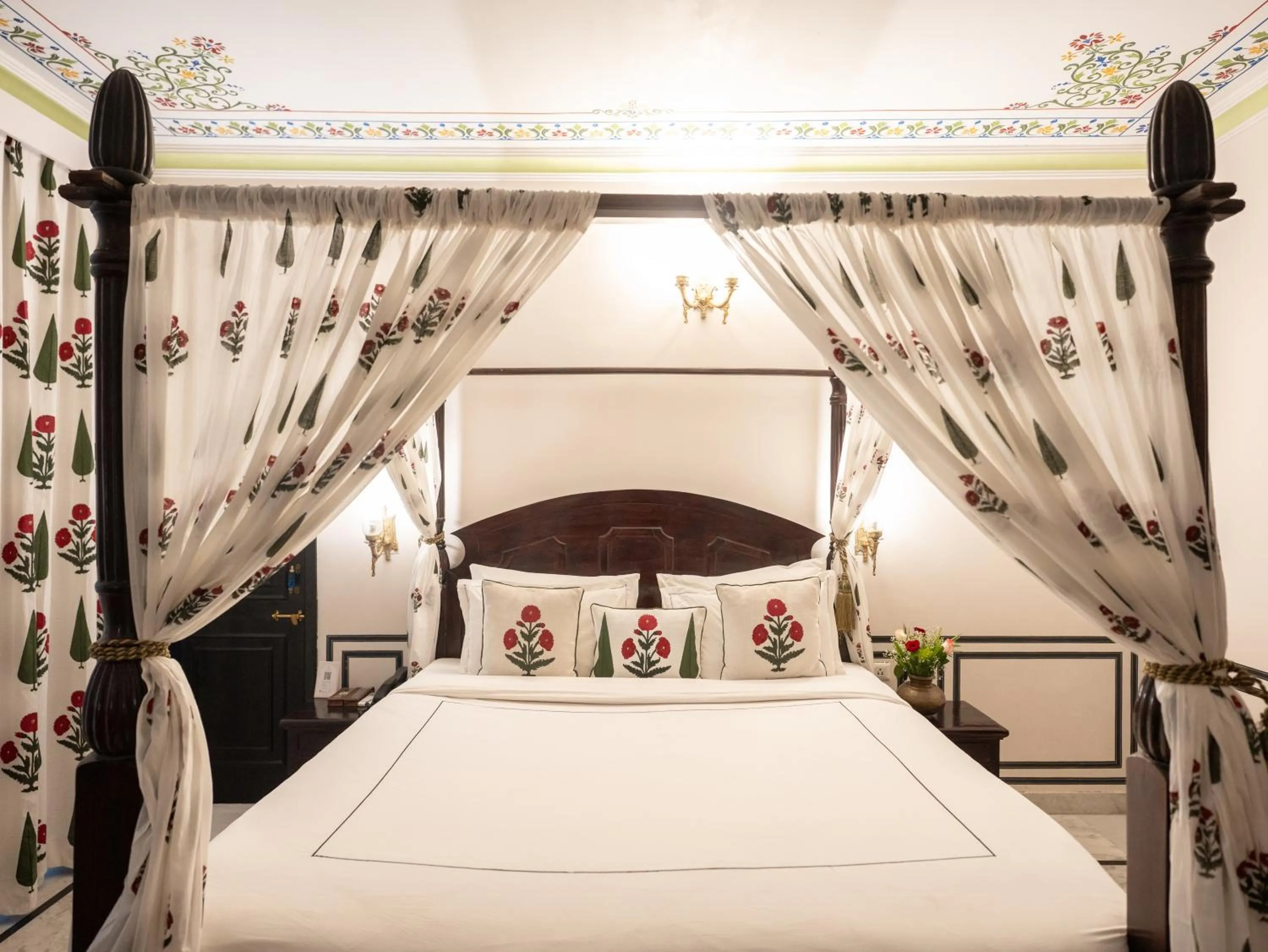 Bed in Kaner Bagh A Heritage Boutique Hotel