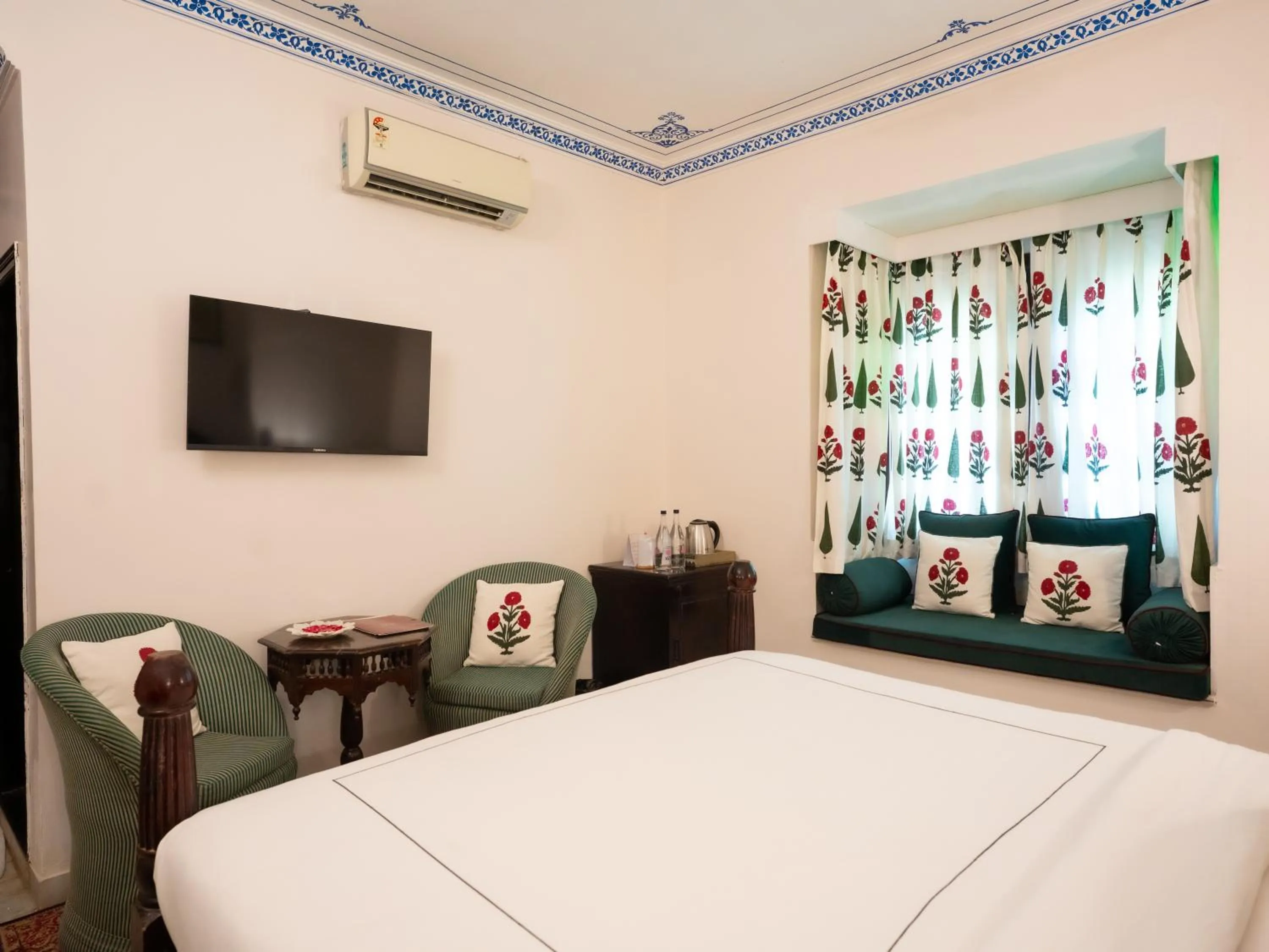 Bed in Kaner Bagh A Heritage Boutique Hotel