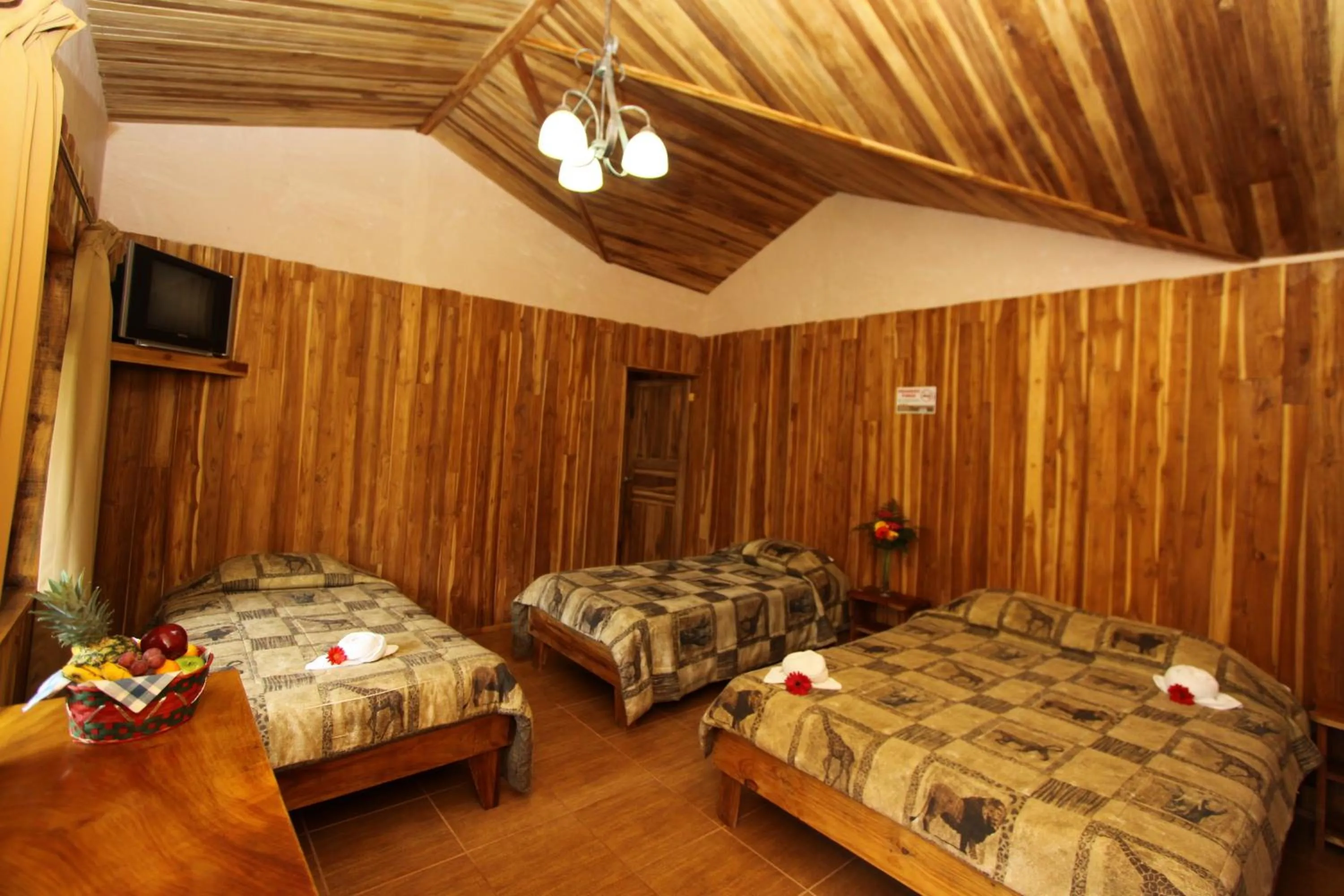 Photo of the whole room, Bed in Historias Lodge