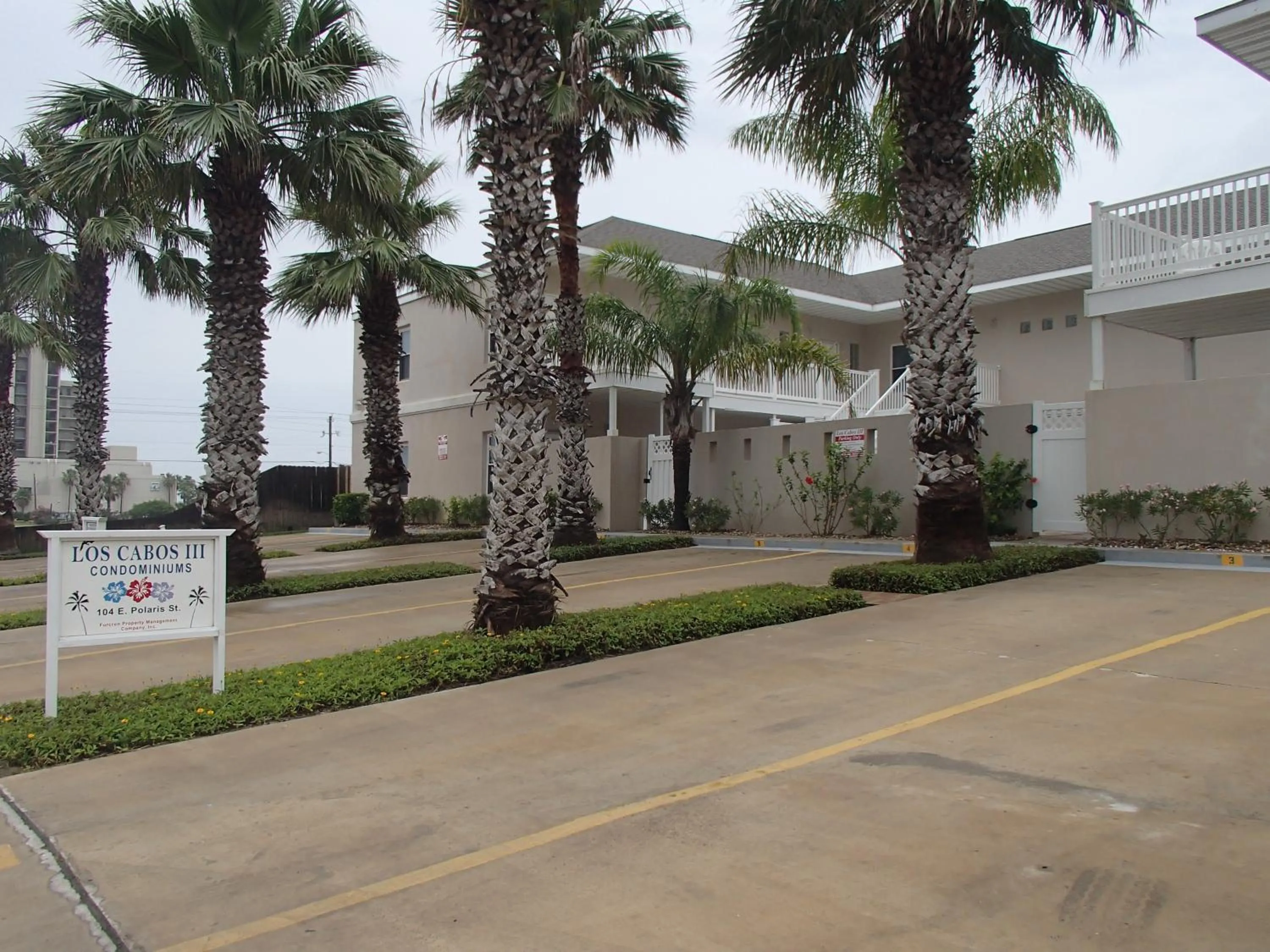 Facade/entrance in Los Cabos III Condominiums