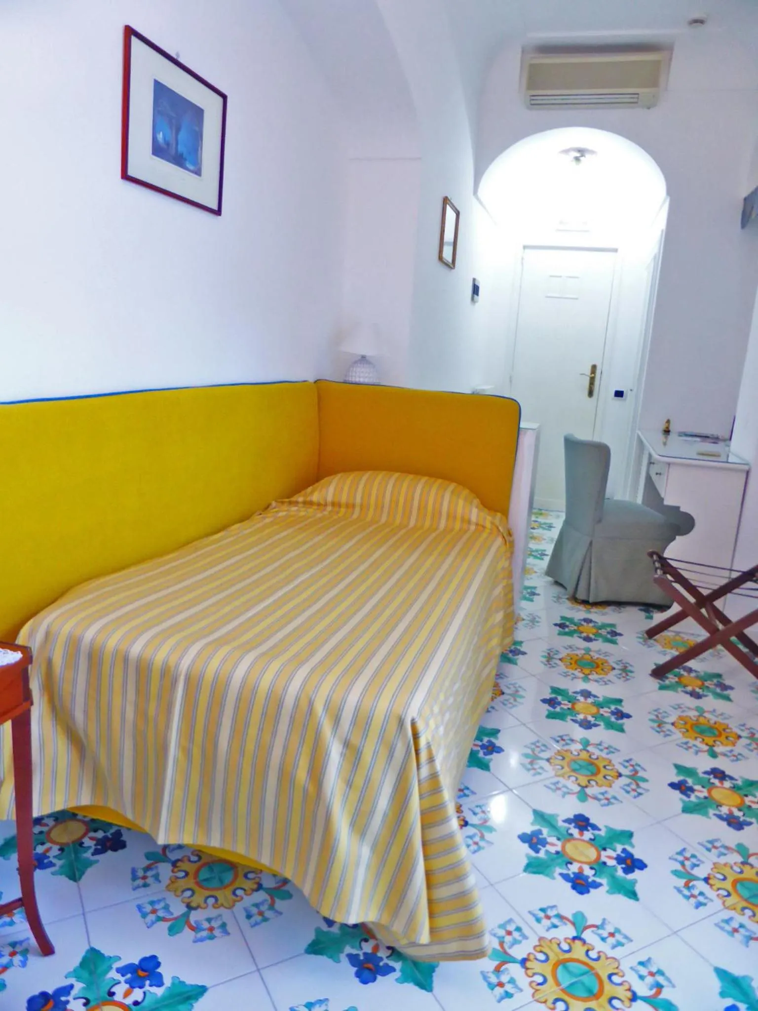 Bed in Albergo Gatto Bianco
