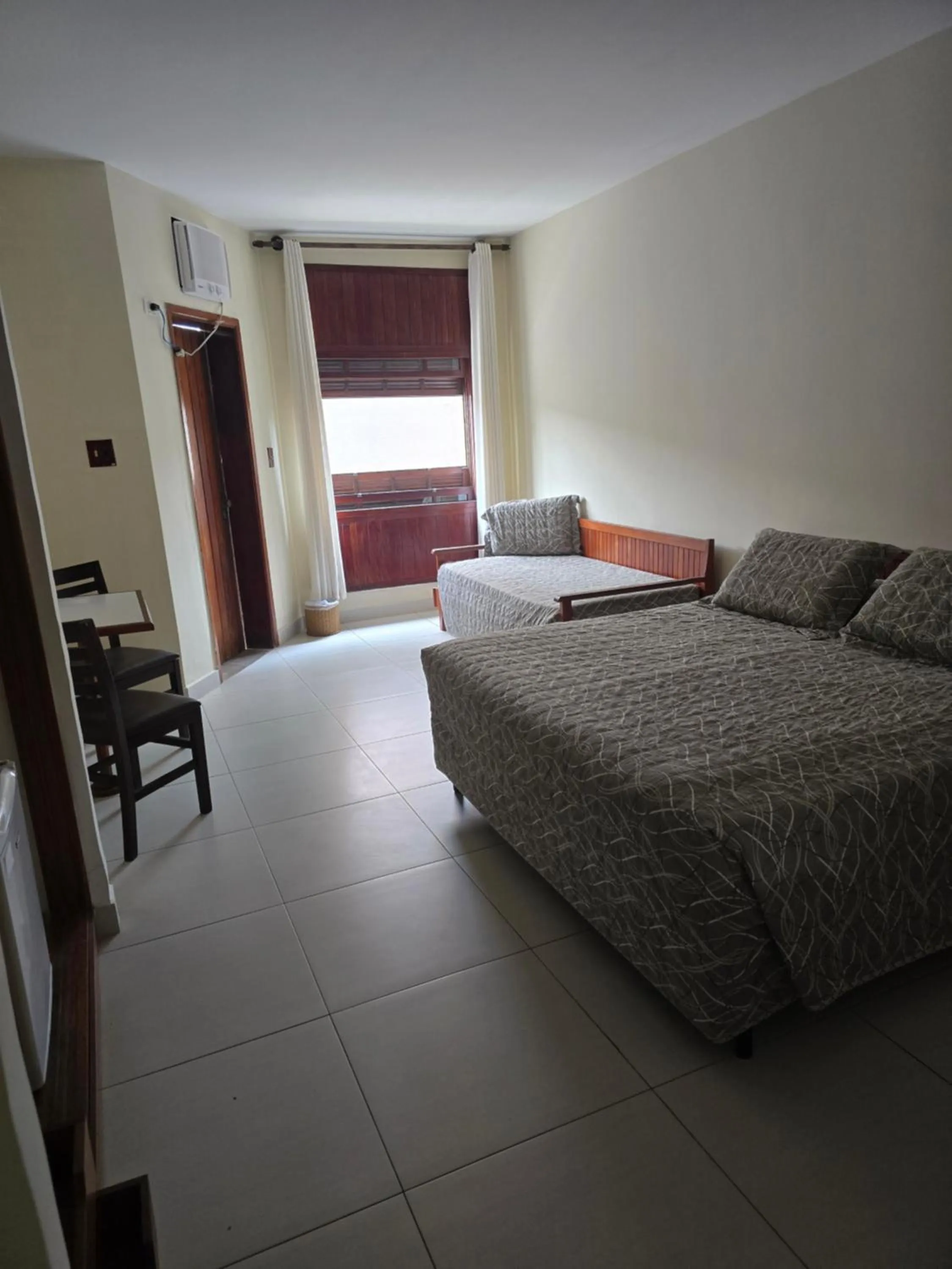 Photo of the whole room, Bed in Senses Praia Hotel