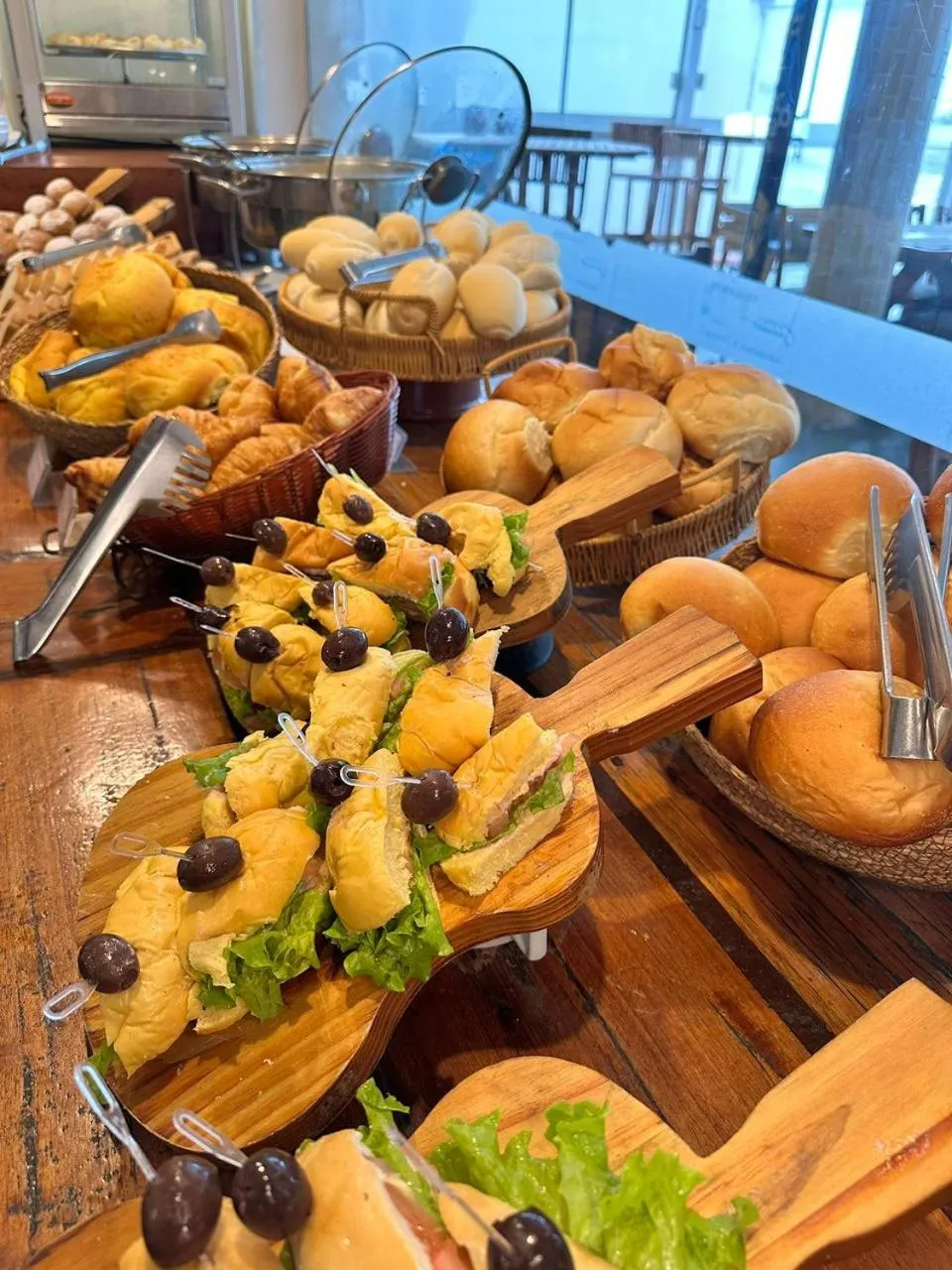 Buffet breakfast in Senses Praia Hotel