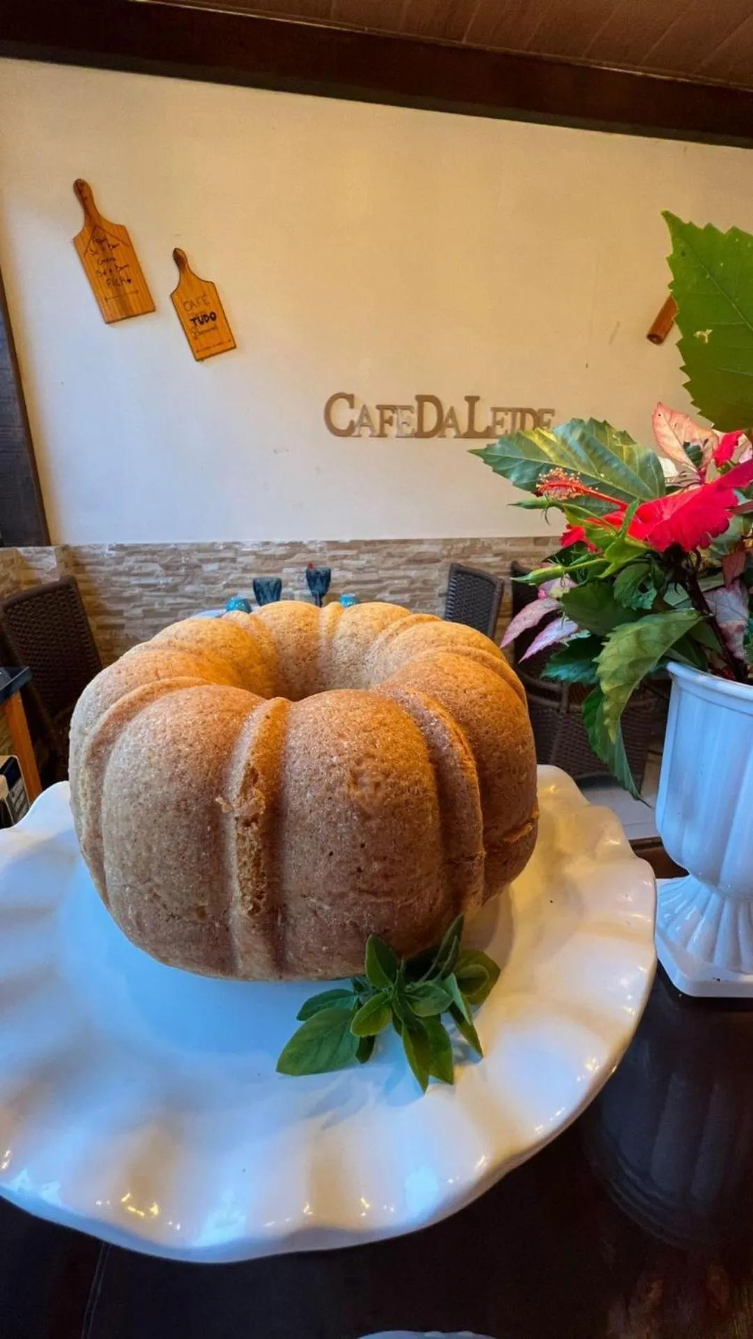 Buffet breakfast in Pousada da Leide