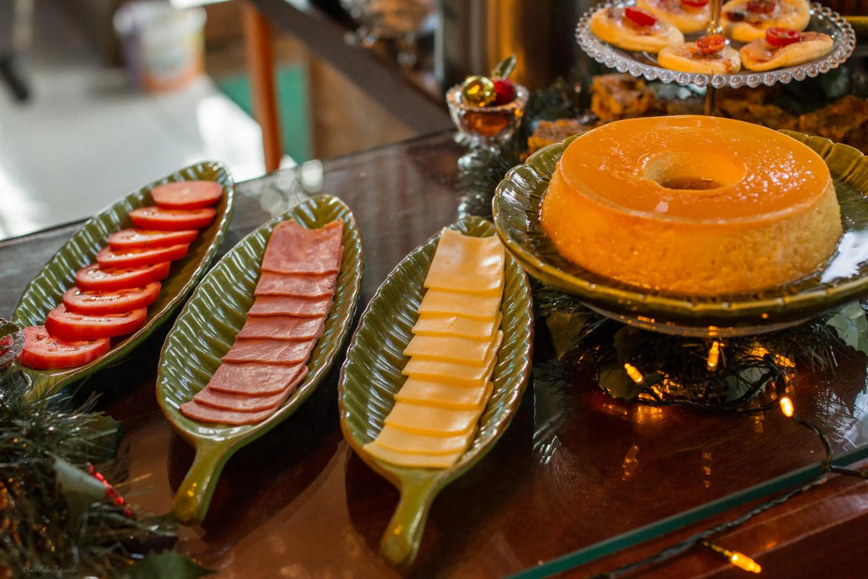 Buffet breakfast in Pousada da Leide