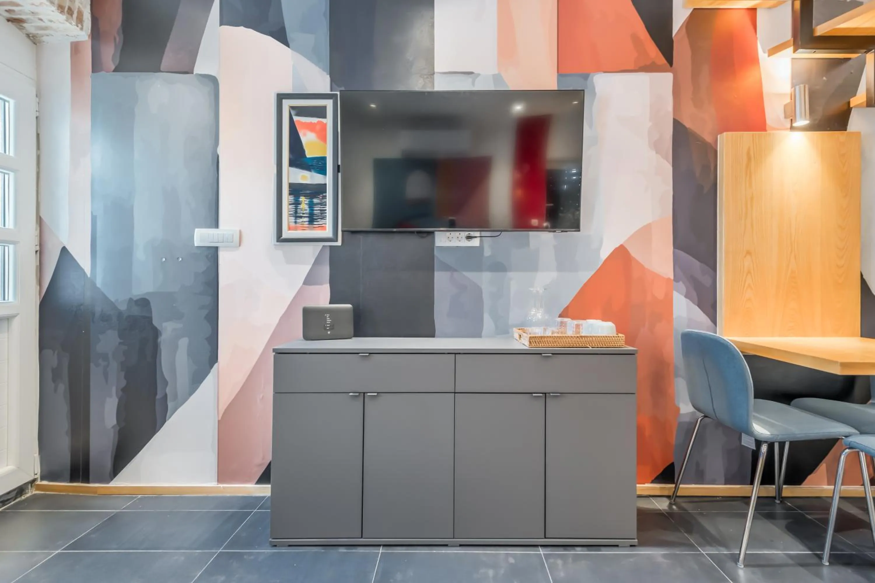 Seating area in Versi & Note Luxury Rooms