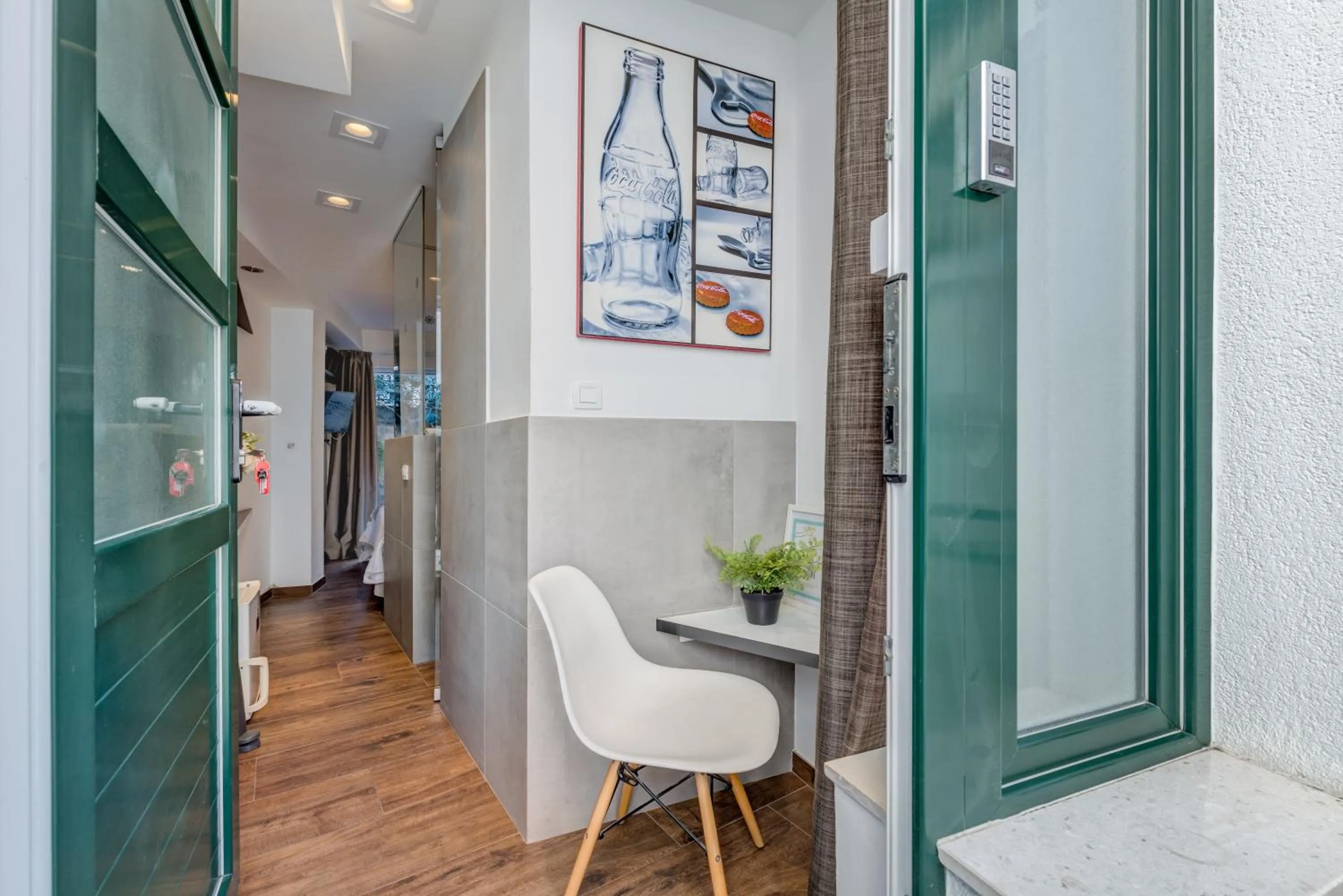 Seating area in Versi & Note Luxury Rooms