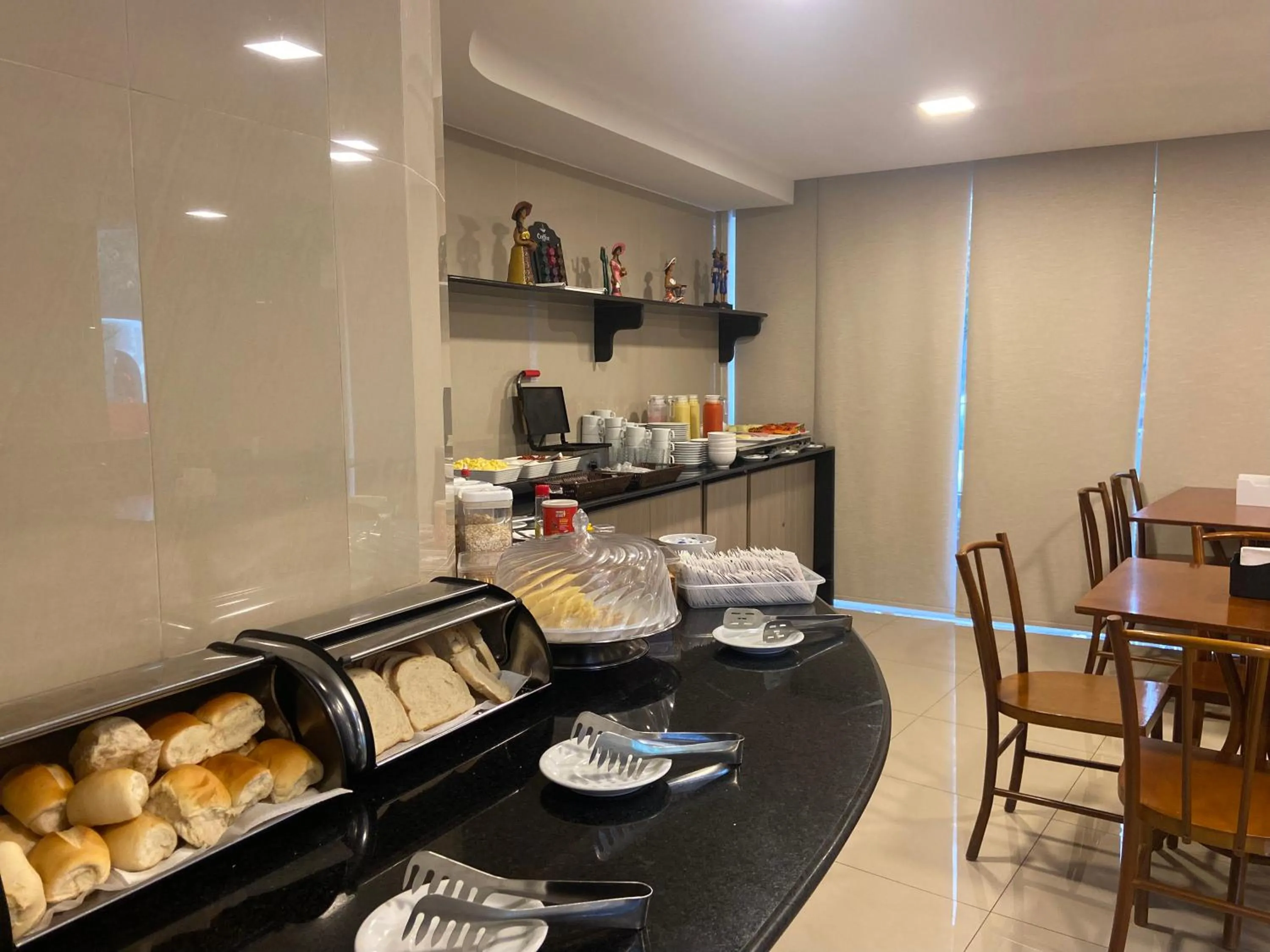 Breakfast in Hotel Enseada Aeroporto