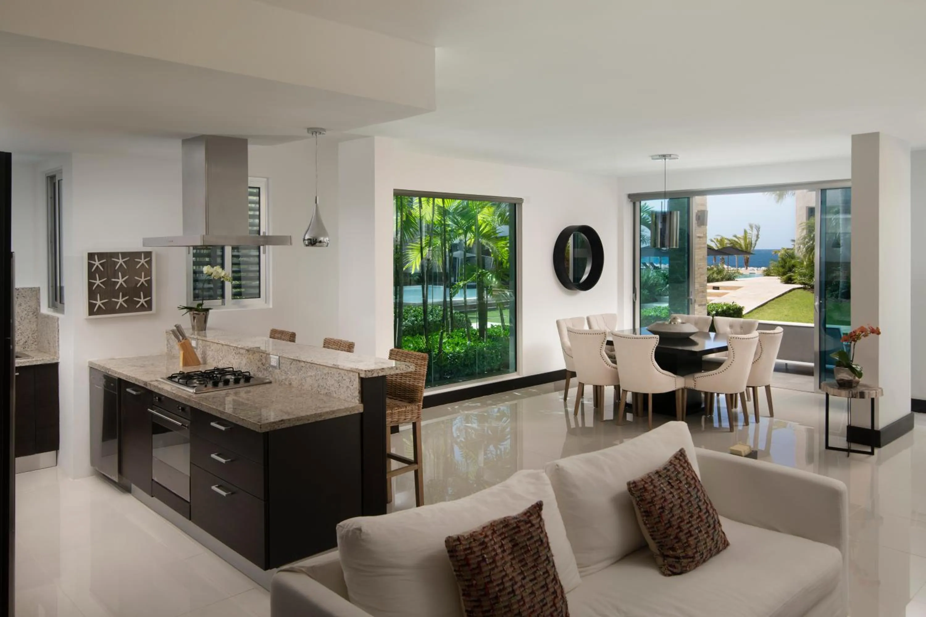 Kitchen or kitchenette in The Ocean Club, a Luxury Collection Resort, Costa Norte