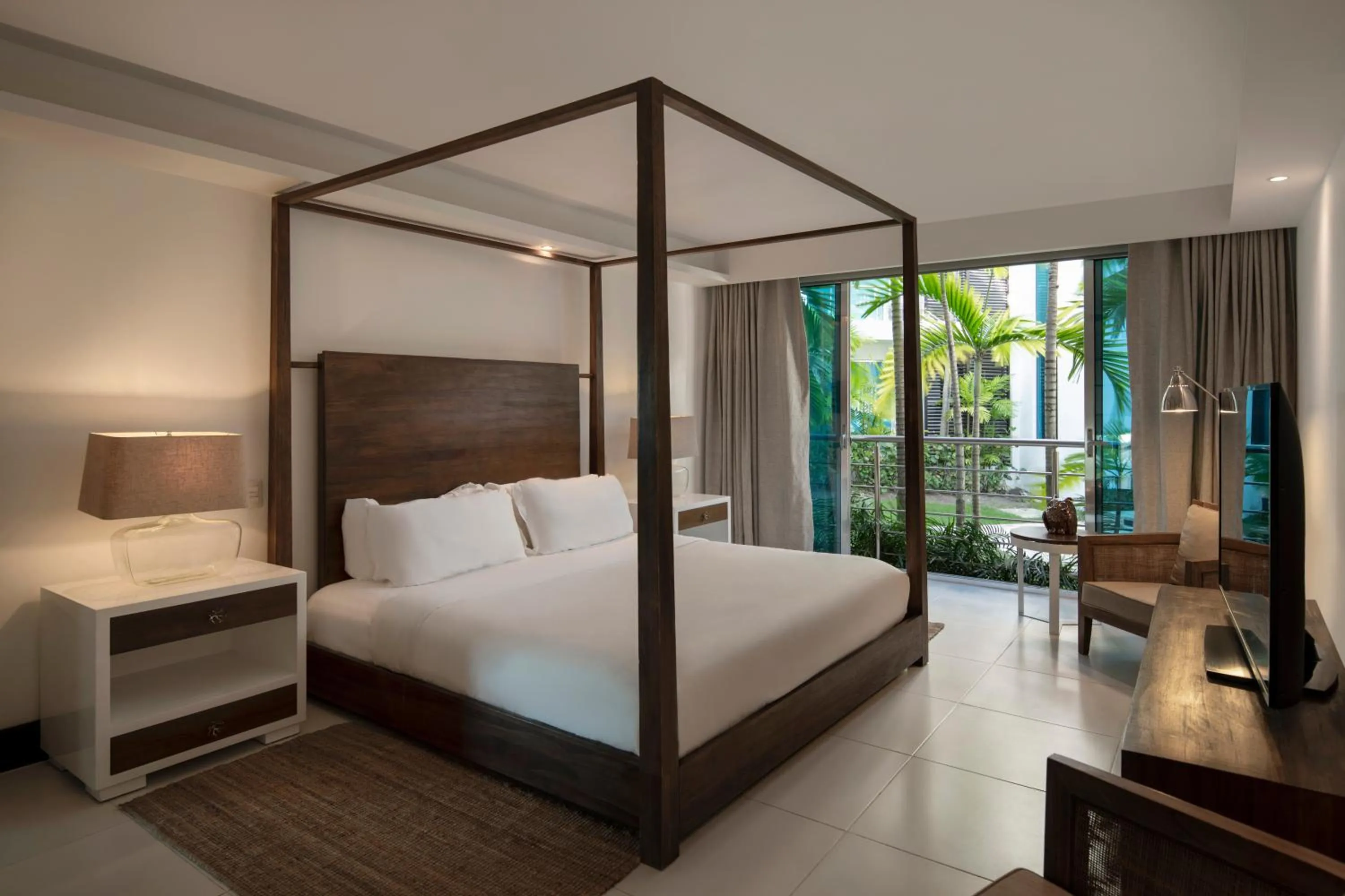 Bed in The Ocean Club, a Luxury Collection Resort, Costa Norte
