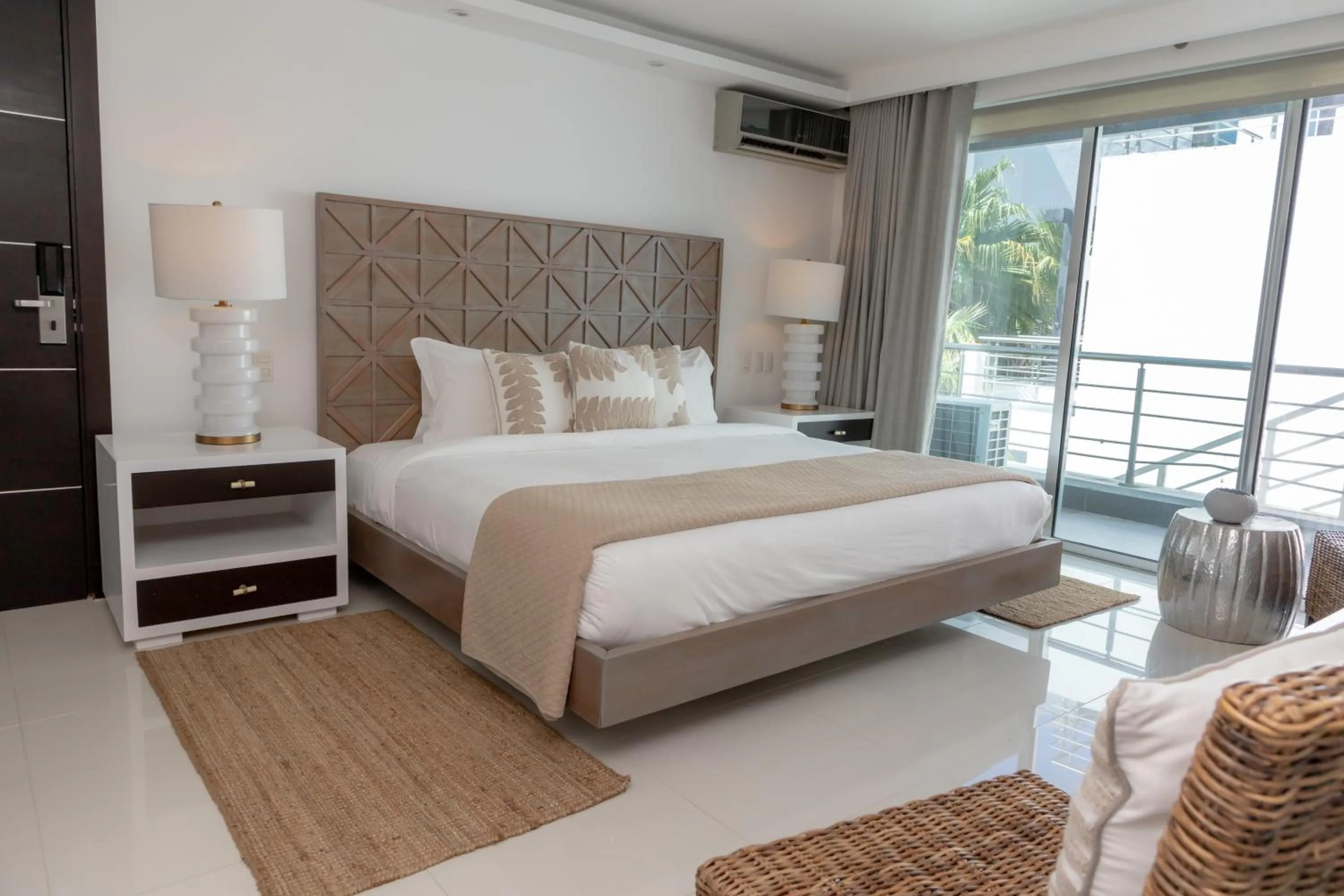 Bedroom, Bed in The Ocean Club, a Luxury Collection Resort, Costa Norte