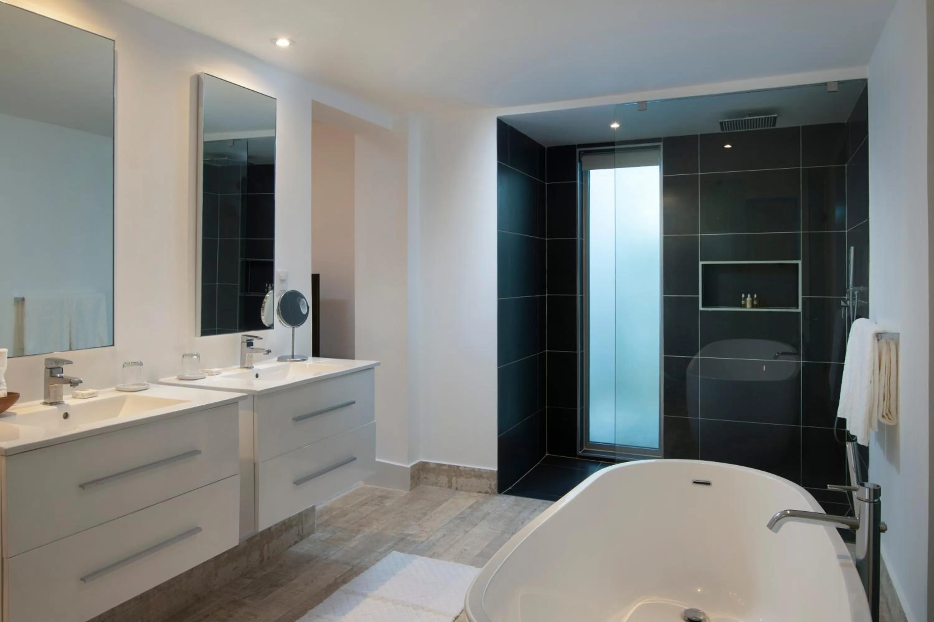 Shower in The Ocean Club, a Luxury Collection Resort, Costa Norte