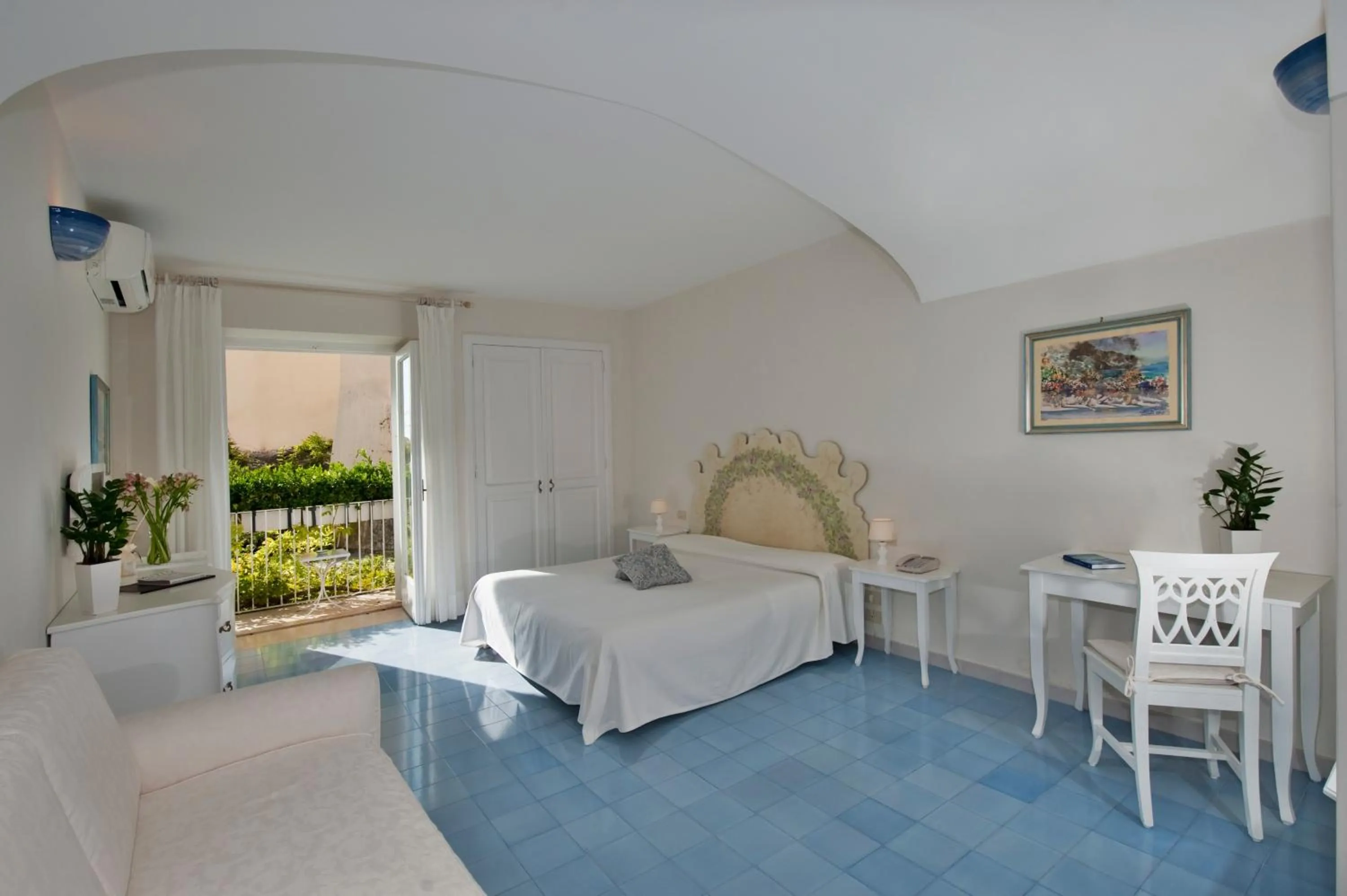 Double or Twin Room with City View in Villa La Tartana