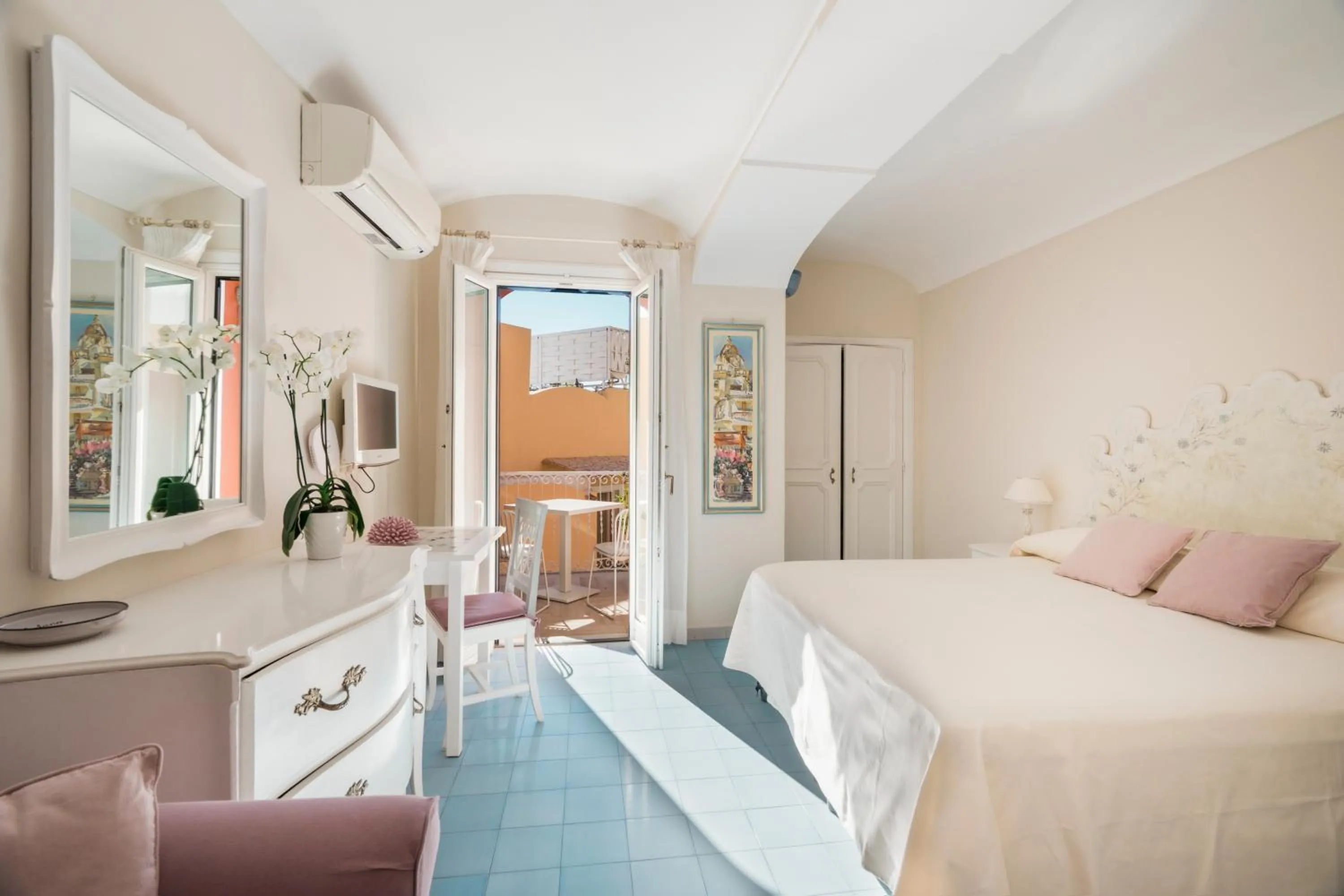 Bed in Villa La Tartana