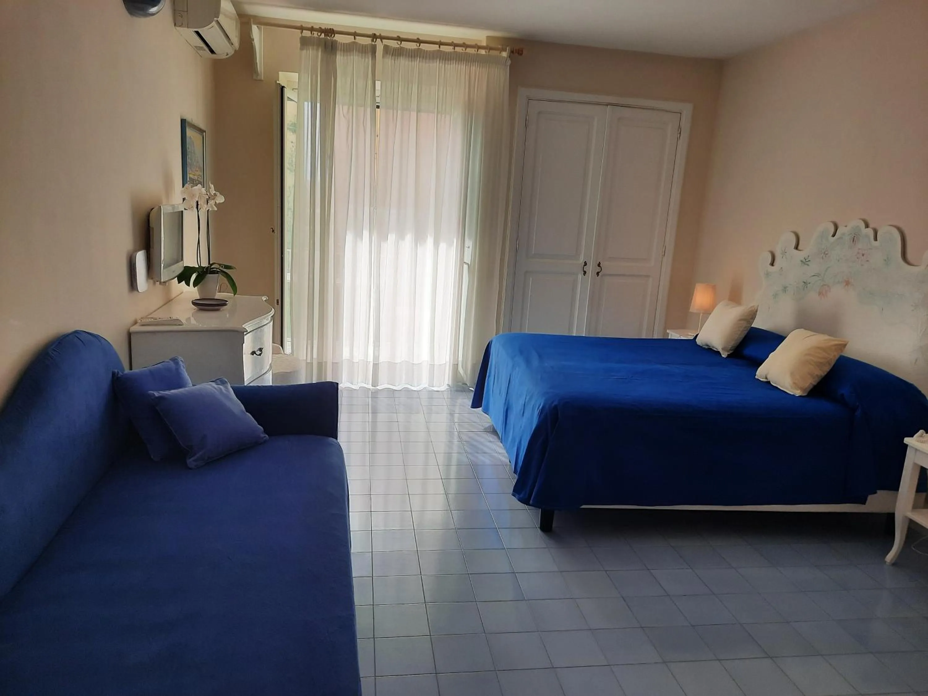 Bed in Villa La Tartana