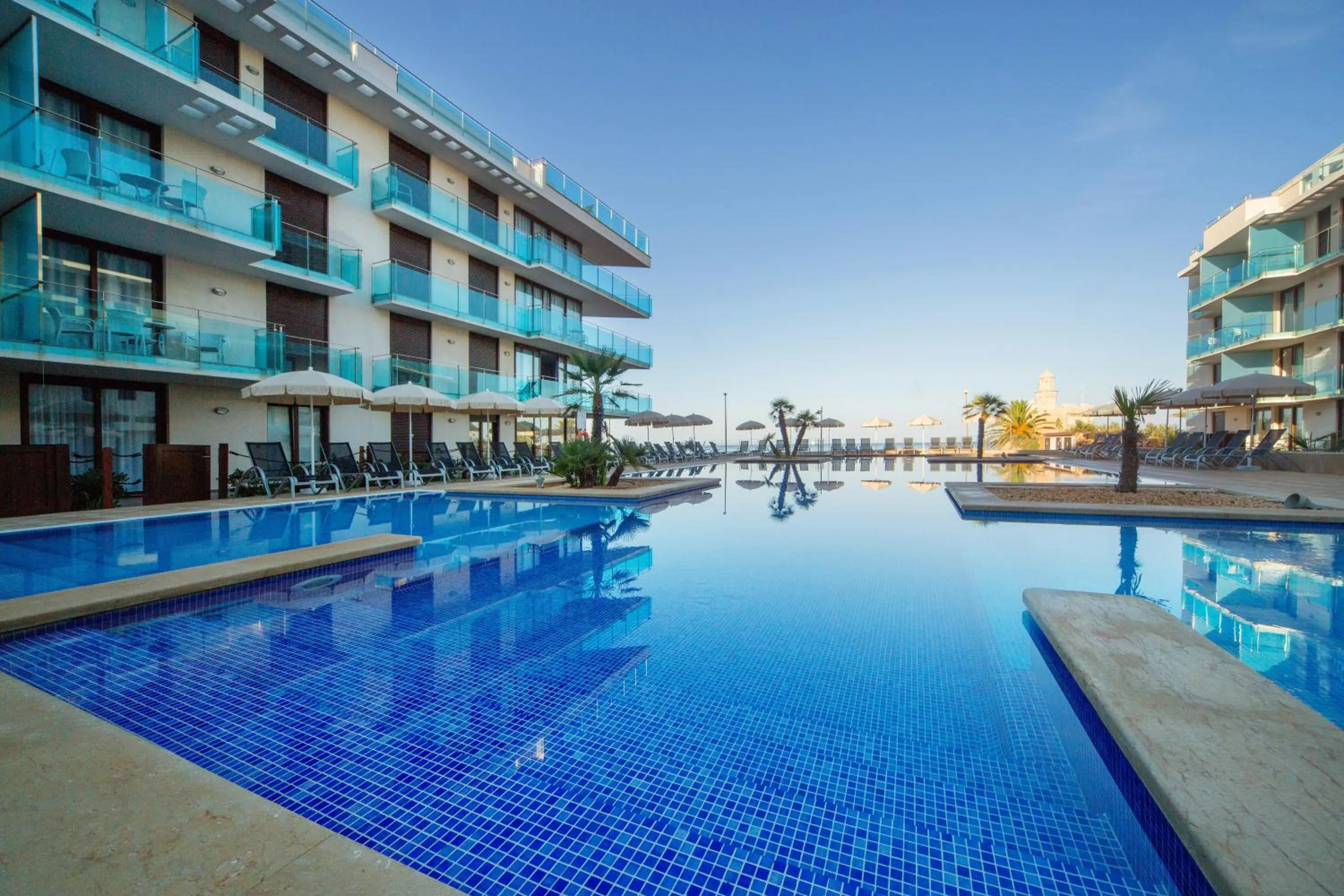 Swimming pool in Aparthotel Caprice Skyline