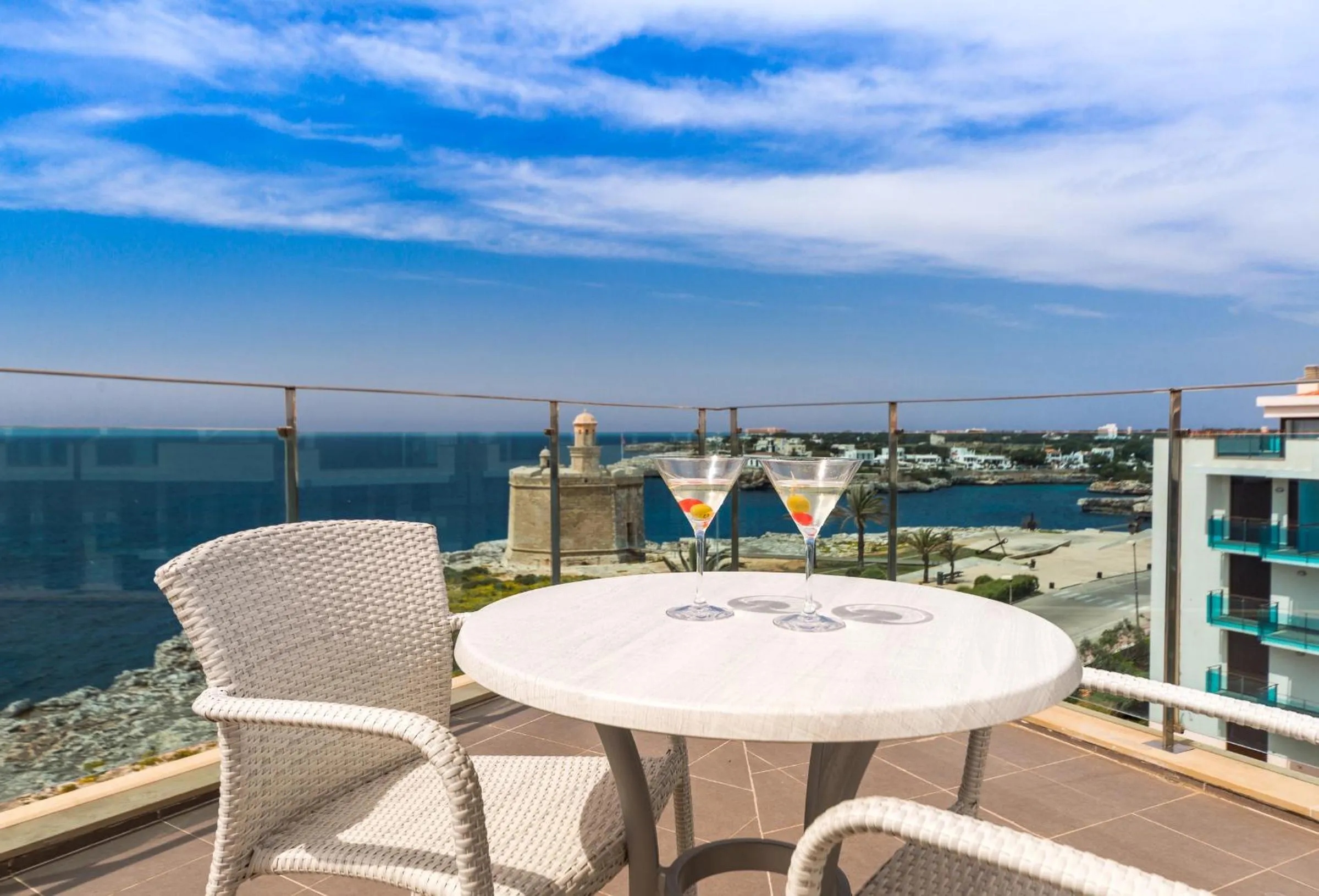 Drinks in Aparthotel Caprice Skyline