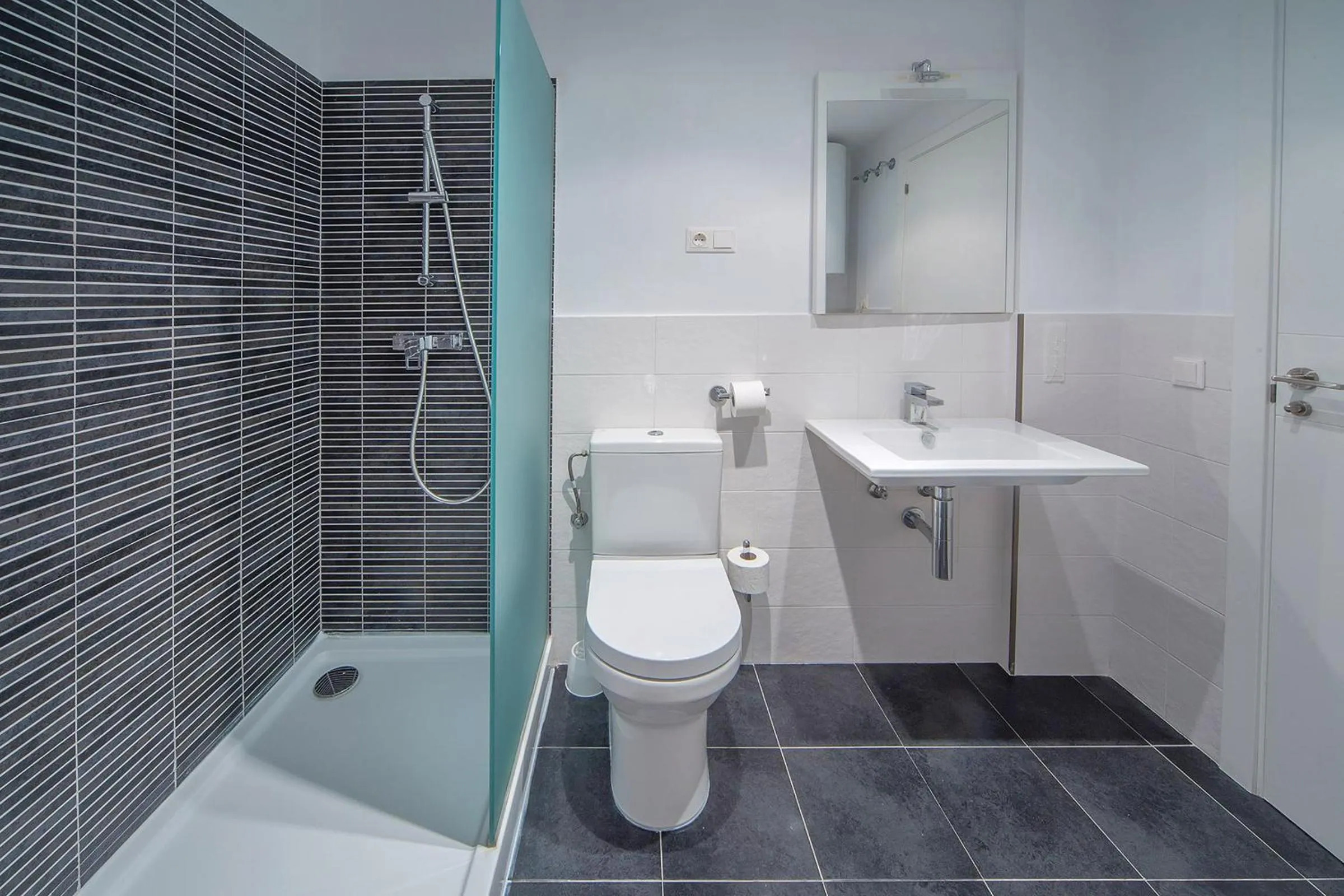 Bathroom in Aparthotel Caprice Skyline